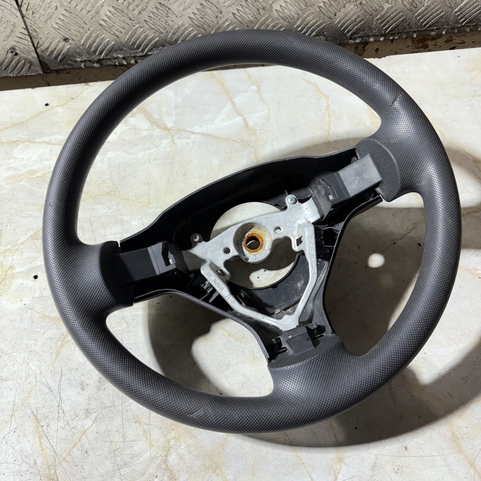 Peugeot 107 Citroen C1 Toyota Aygo 2005-14 3-Spoke Steering Wheel GS120-01840