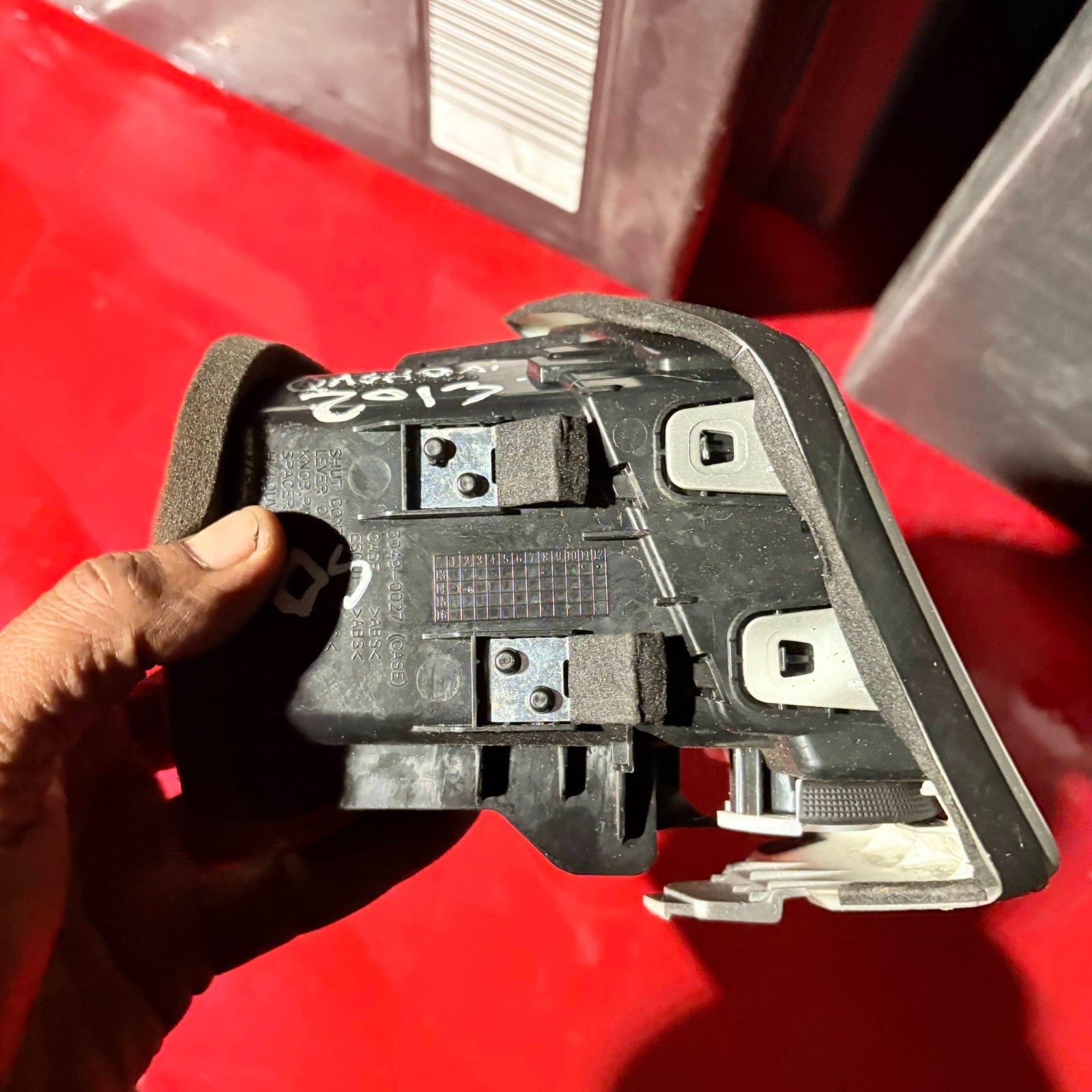 Nissan Qashqai 2013 Front Right Driver Side dashboard air vent