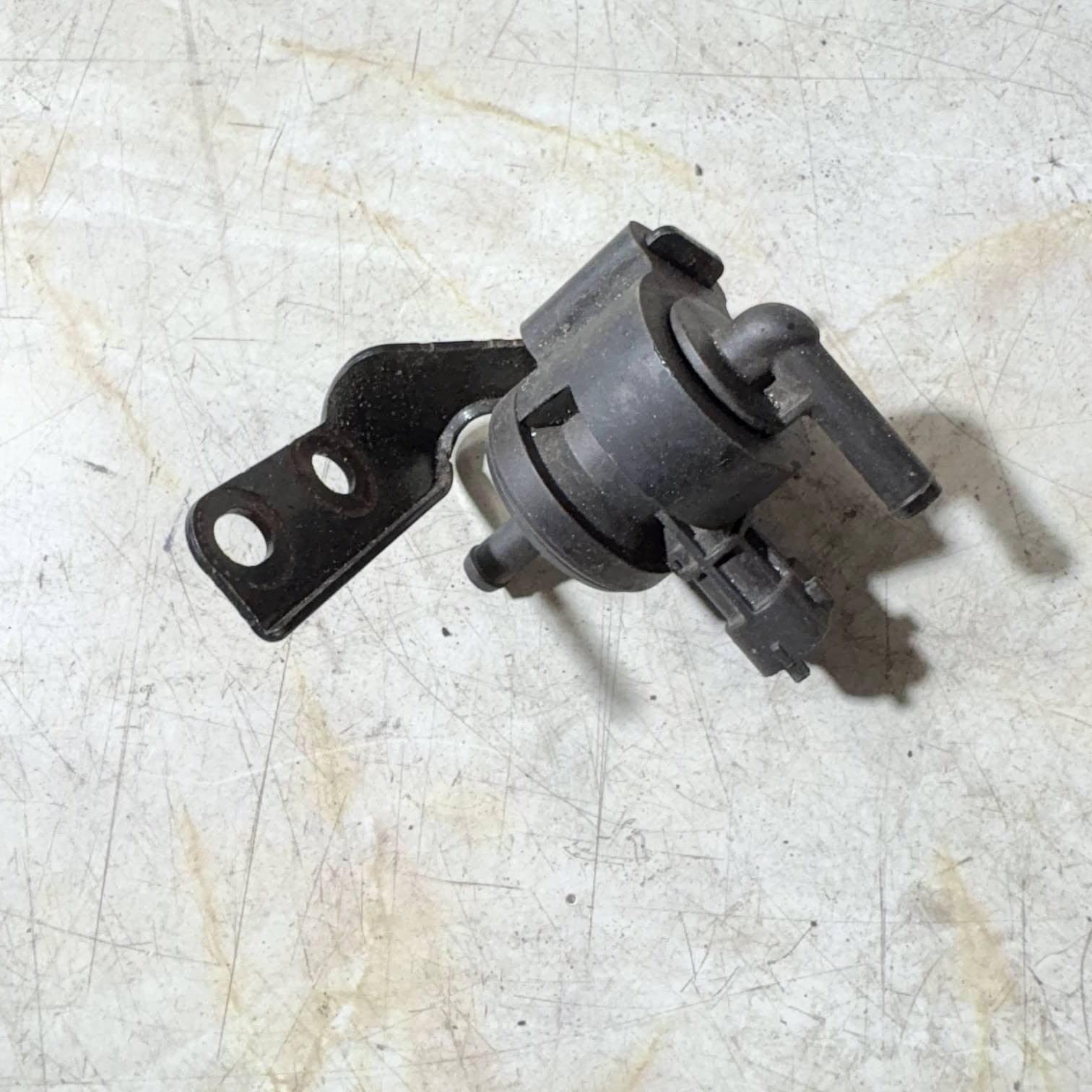 HYUNDAI I20 MK1 VACUUM VALVE 29010-03000 SOLENOID 1.2 PETROL G4LA 9270930006