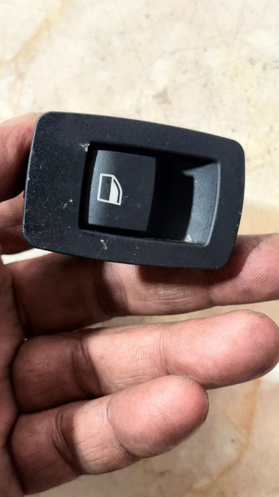 BMW 2019 WINDOW SWITCH DRIVER REAR RIGHT SIDE 9208106