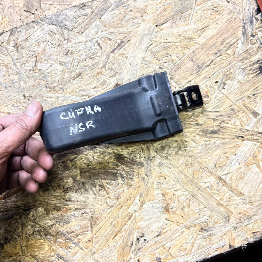 CUPRA FORMENTOR 2020-ON Rear Left Door Check Strap Stopper 5FF839267