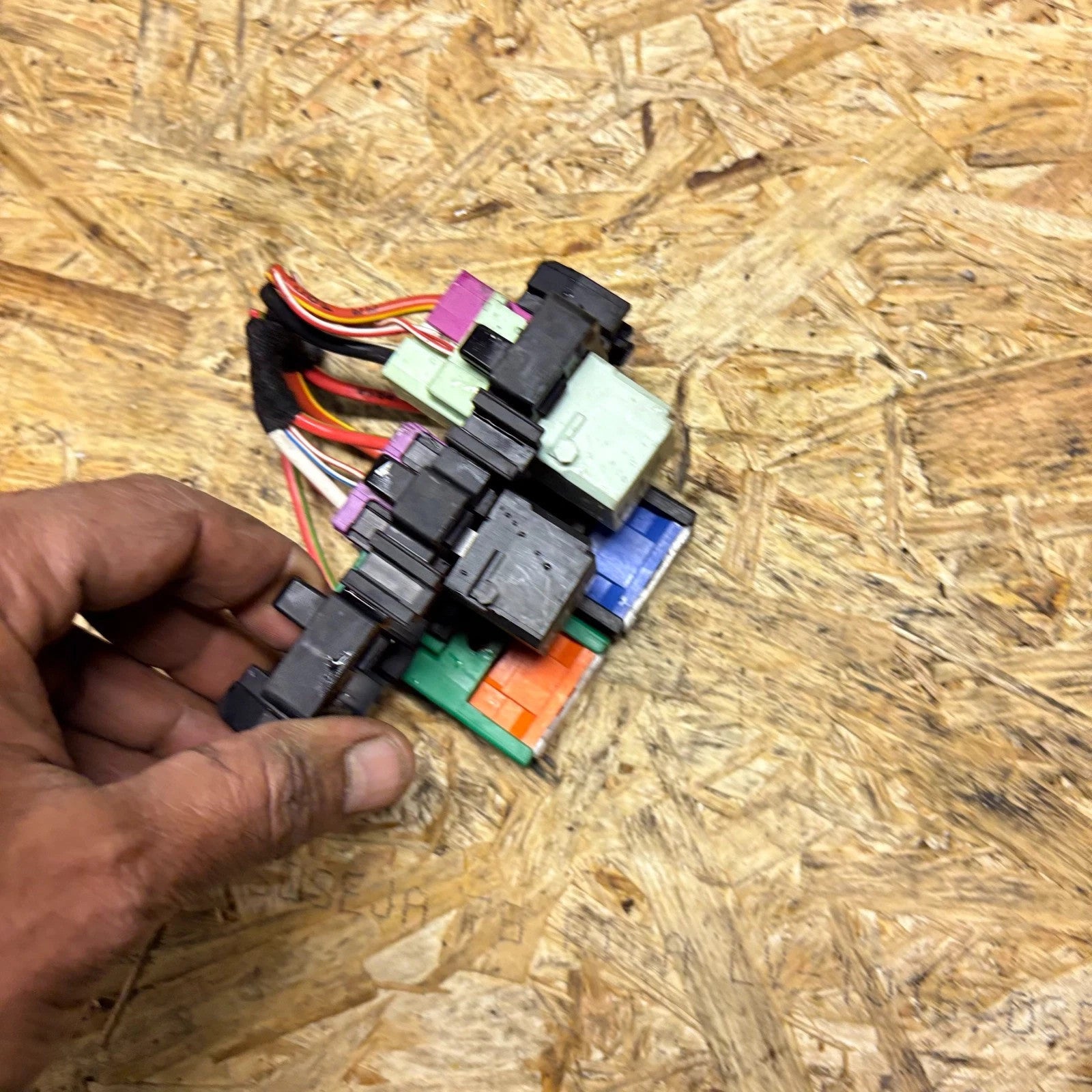 AUDI A4 FUSE RELAY BOX 2008 - 2014