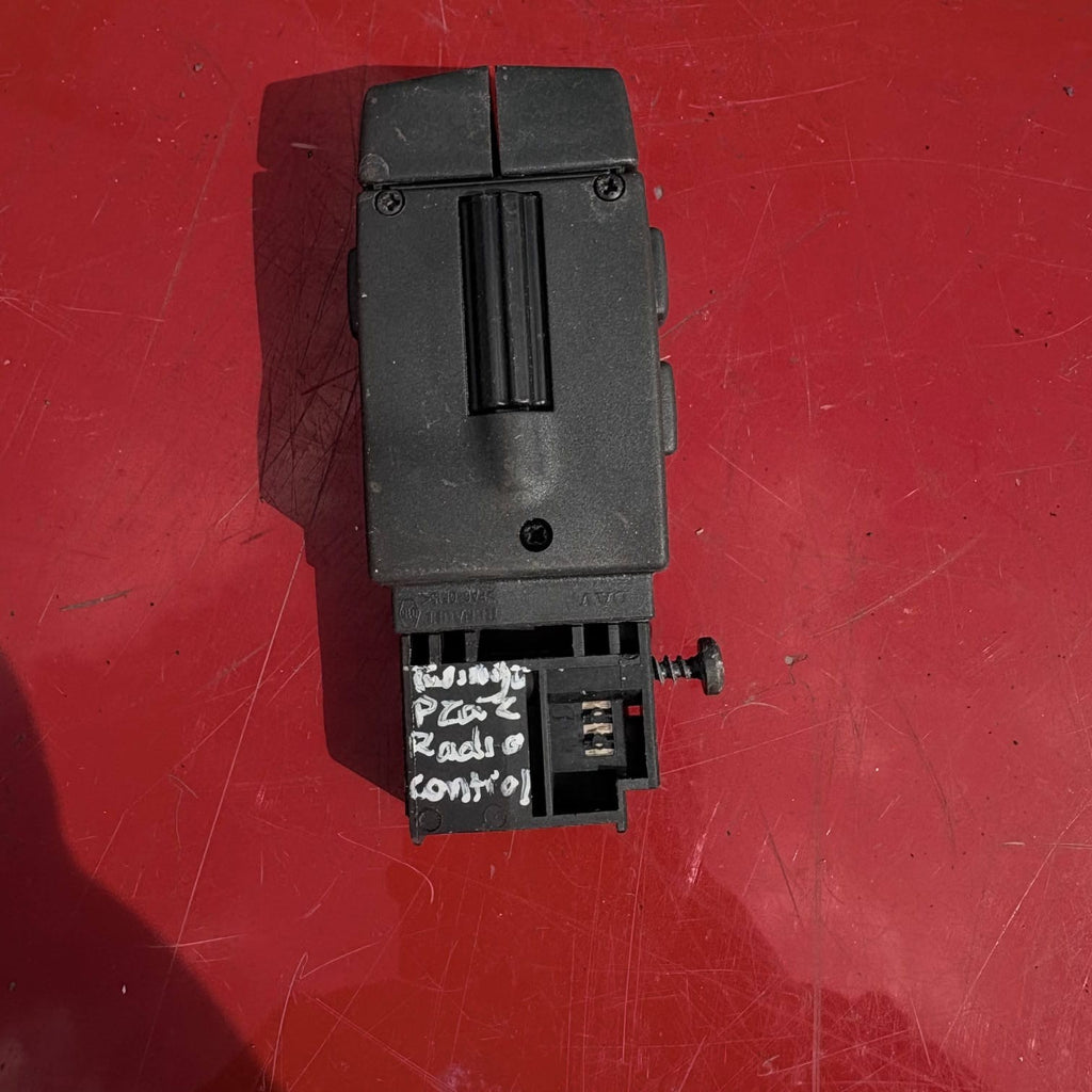 RENAULT LAGUNA MK2 STEERING VOLUME CONTROLS 34442201ad AMS1132