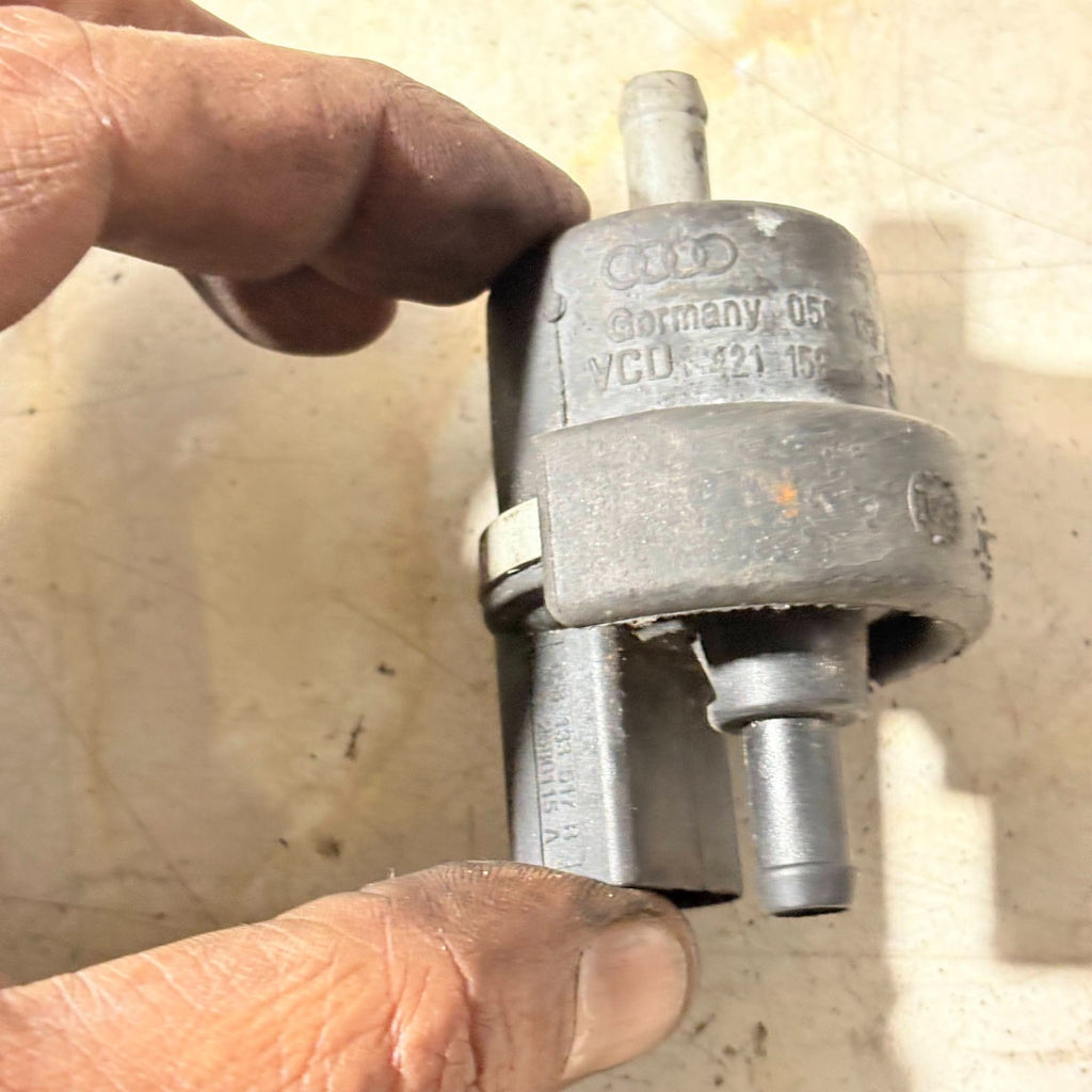 VW Golf Mk5 2003?2008 Vacuum Valve 058133450