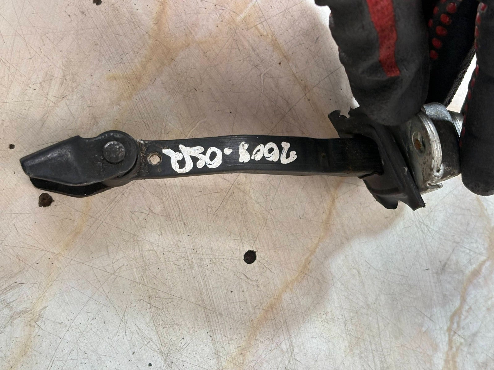 SKODA OCTAVIA MK2 2004-2012 OSR DOOR CHECK STRAP