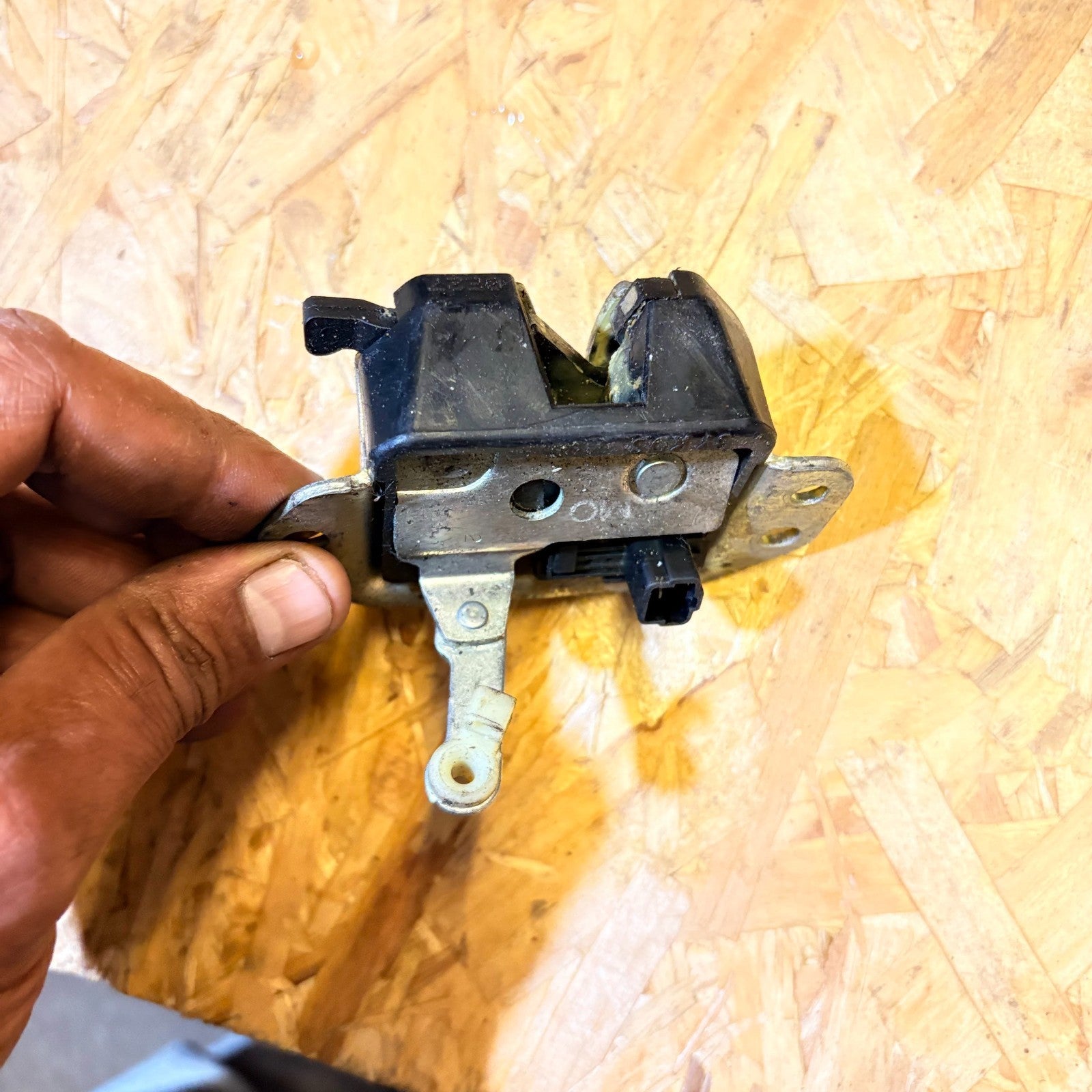 CHEVROLET SPARK LT Mk1 Boot Tailgate Lock Catch