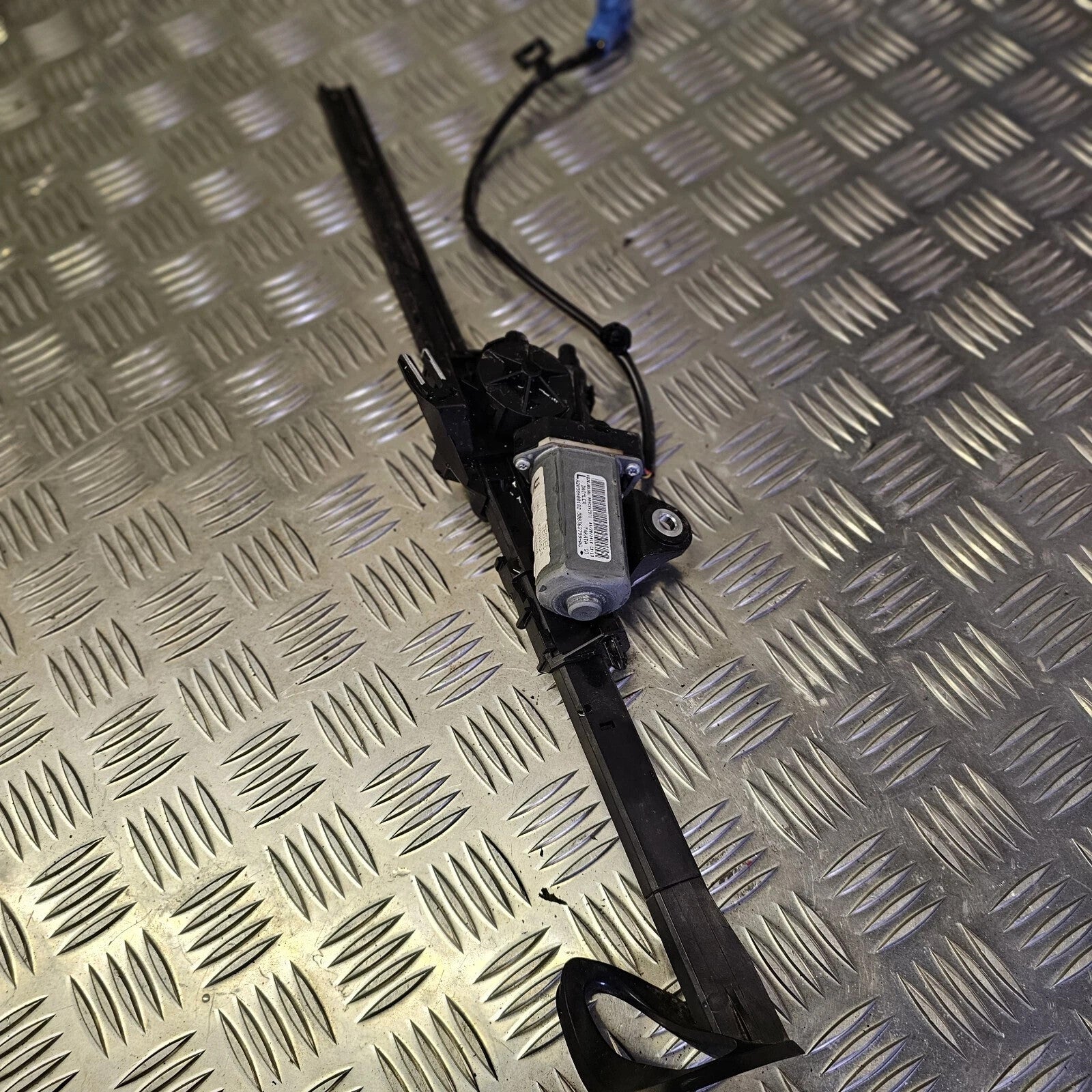 MERCEDES C-CLASS W205 AMG COUPE SEAT BELT RETRACTOR PASSENGER LEFT A2058600182