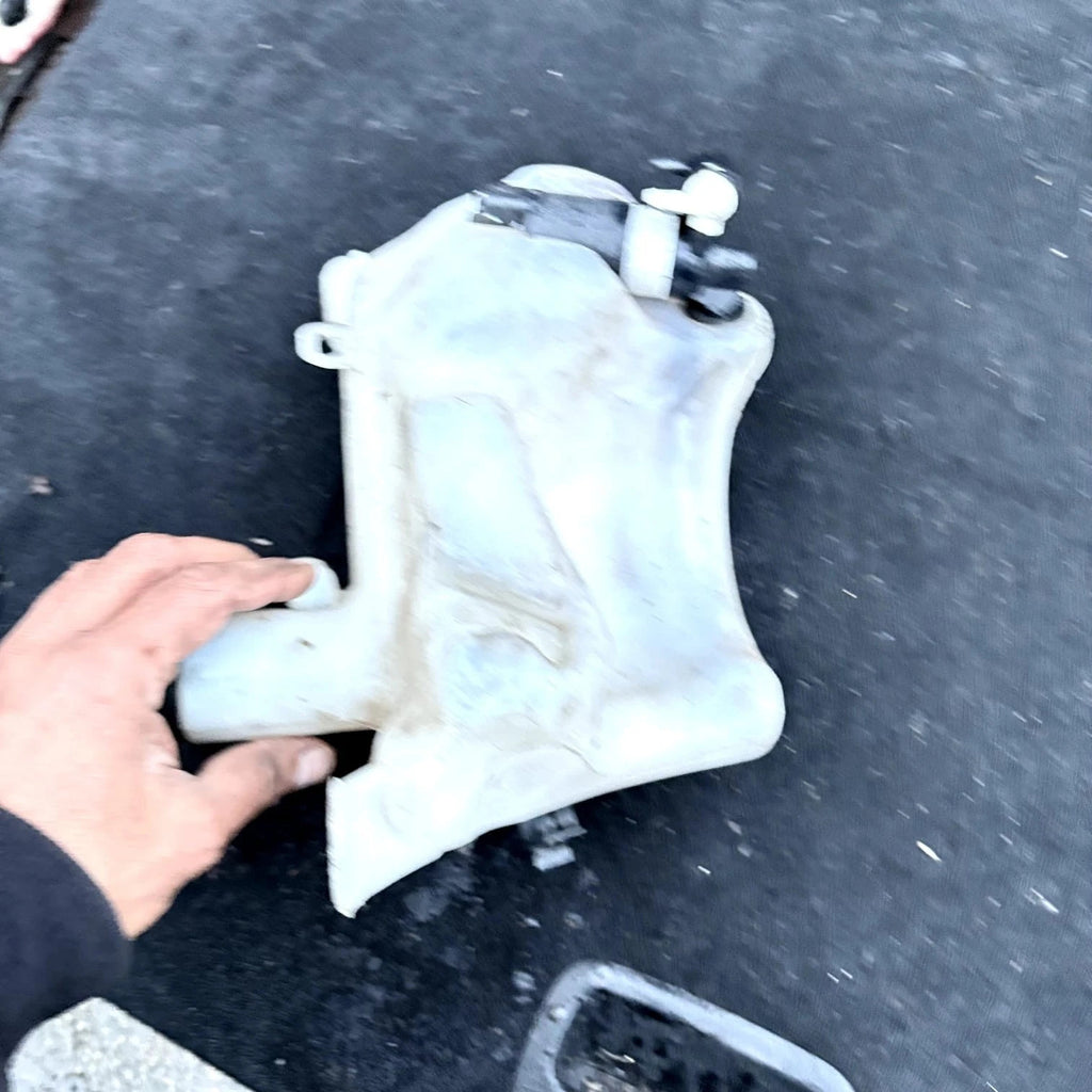 9681860980 21276900 9659433880 21276001 Citroen Windshield Wash UK152810573 2008