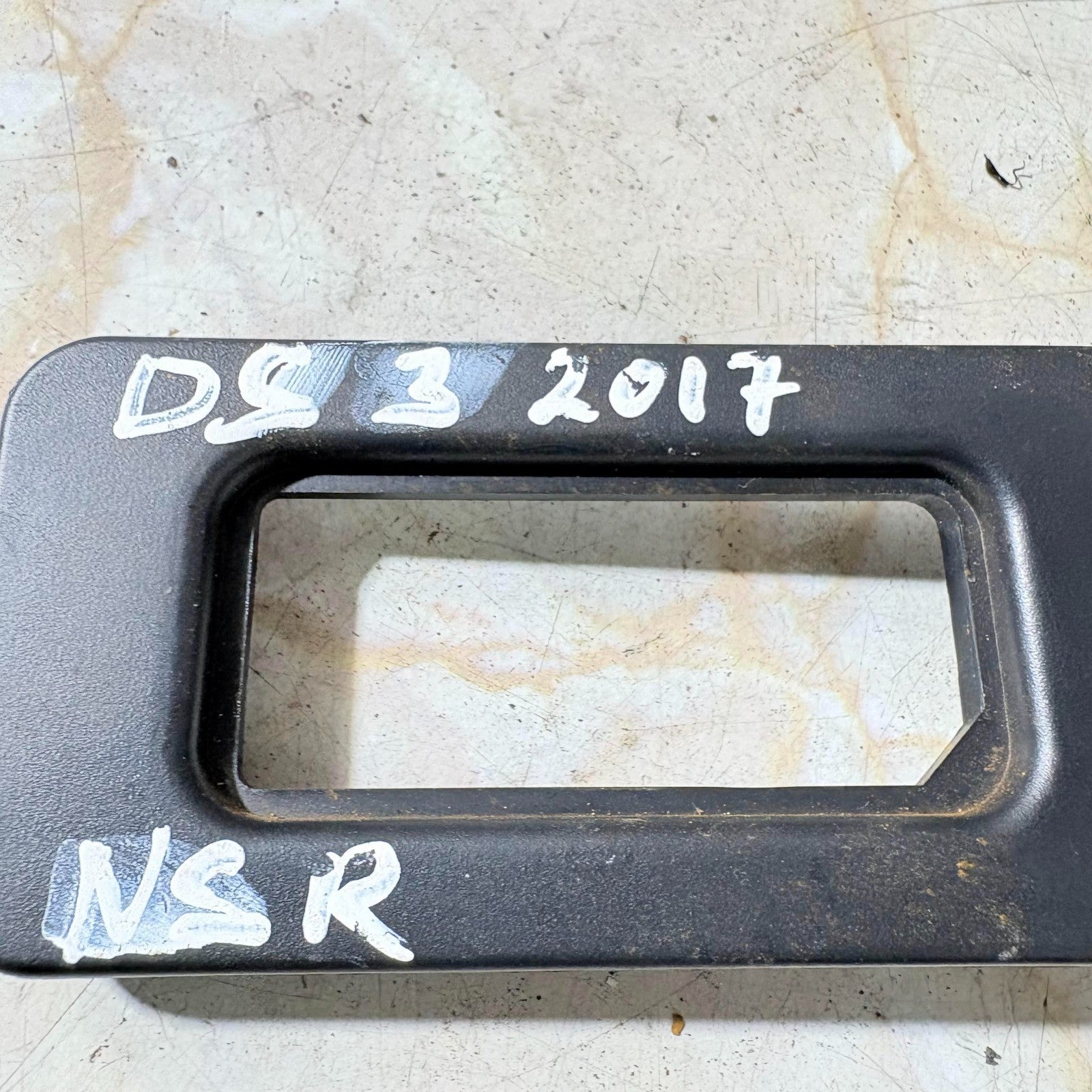 Citroen DS3/DS 3 2010-2019 Passenger Side Rear Roof Light Trim Bezel 996006297