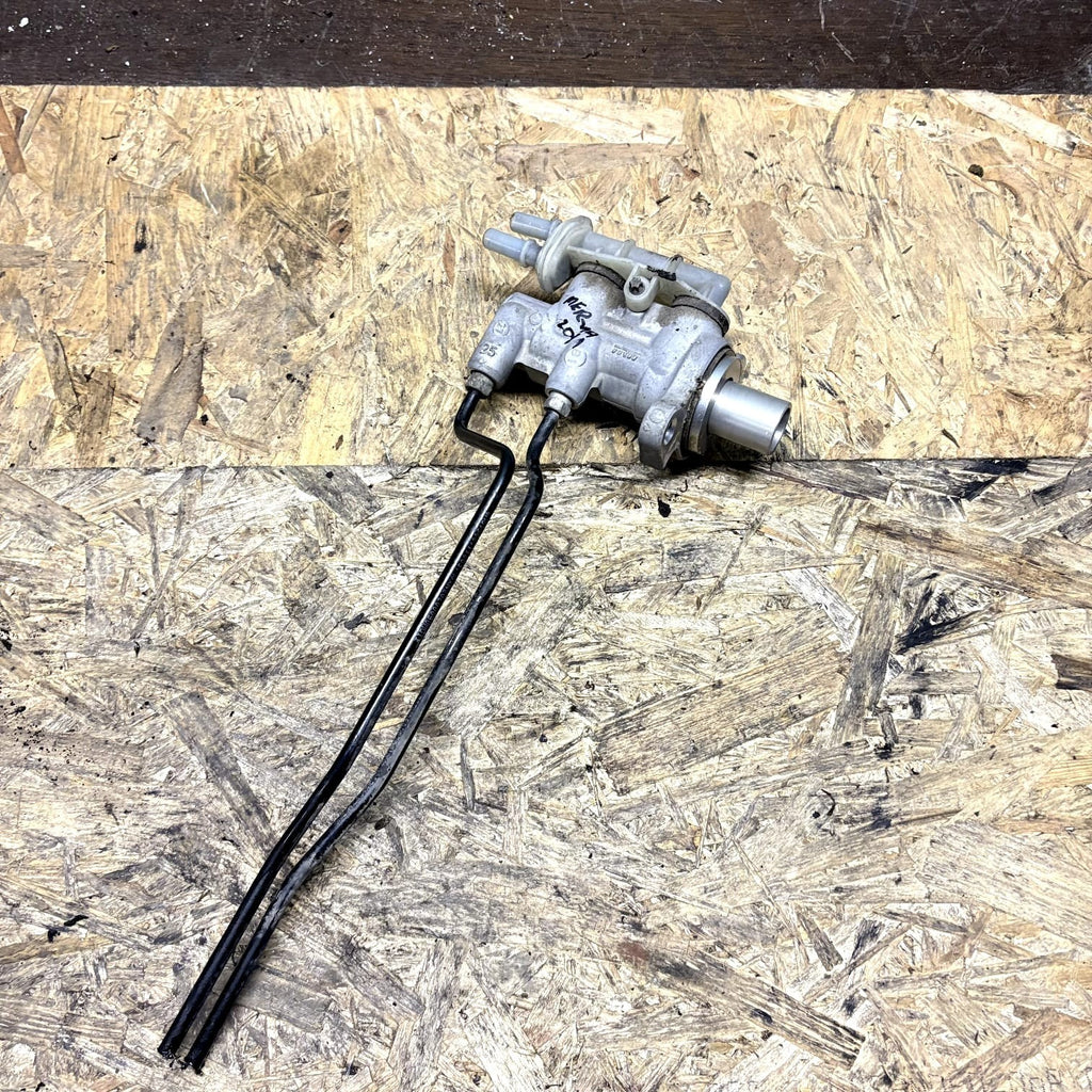 Vauxhall Opel Meriva 2011 Brake Master Cylinder UK552566-33 Stock 6977