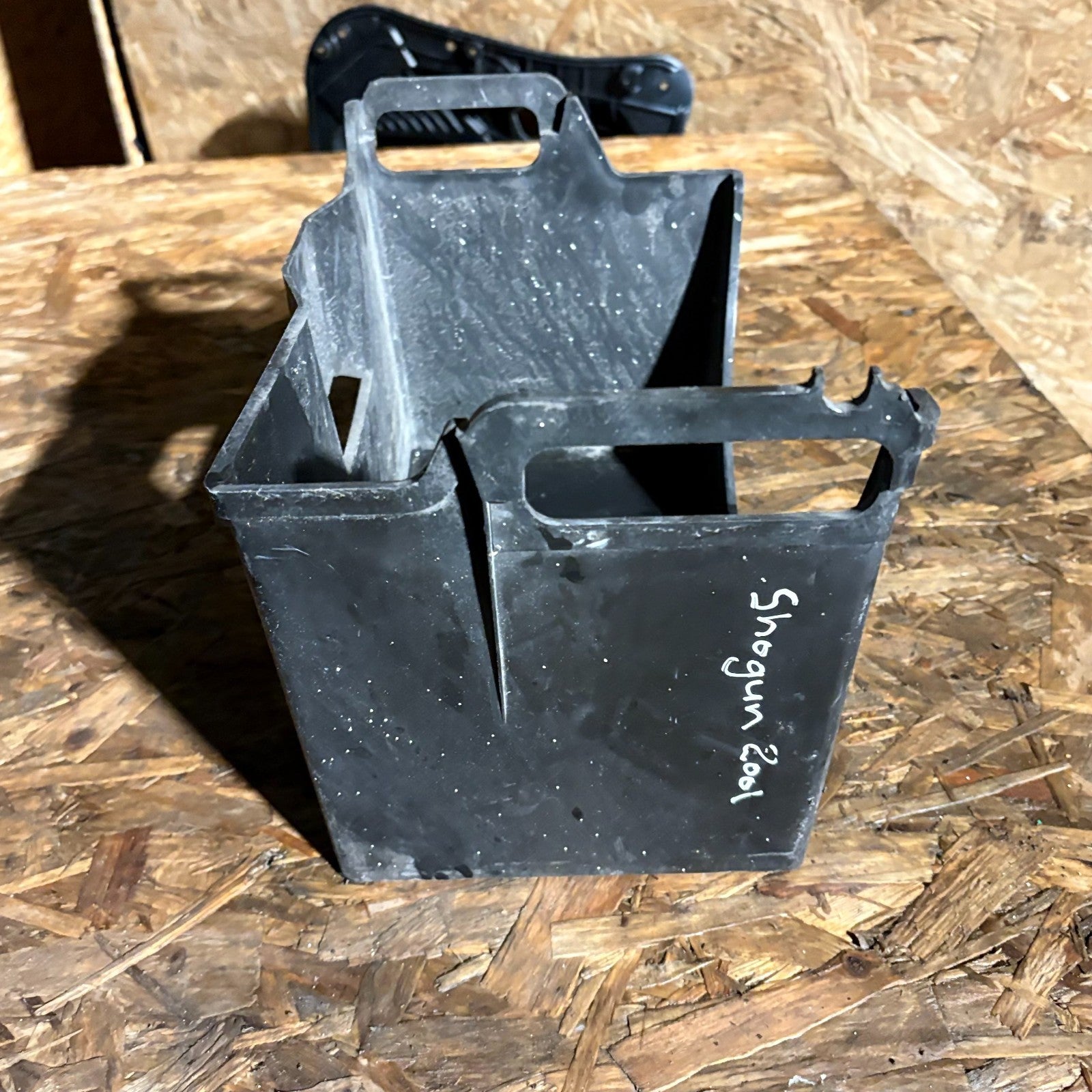 Mitsubishi Shogun/Pajero Mk3 2001-2006 Battery Tray Holder Box Base