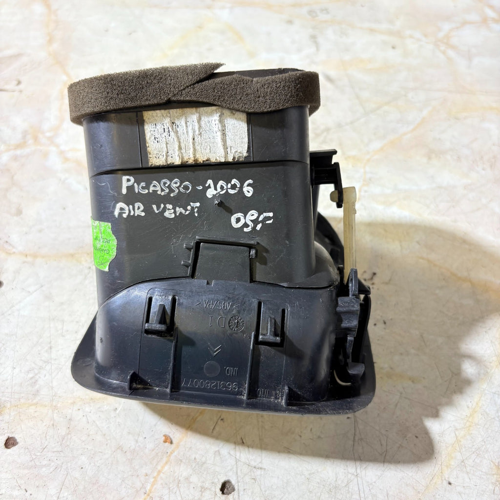 Citroen Xsara Picasso 1999-2010 Dashboard Air Vent Right OSF 9631280077 8264V0