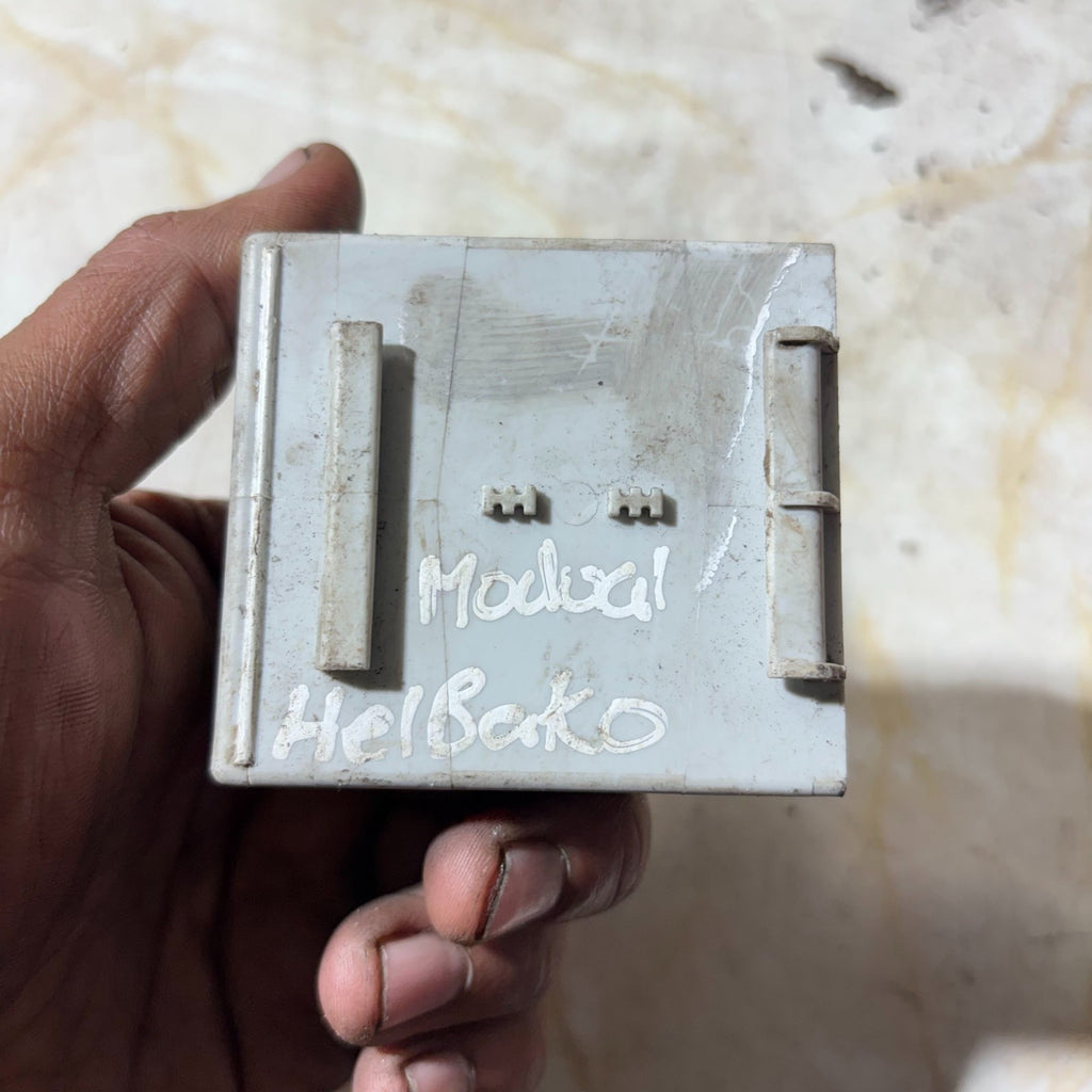 BMW HELBAKO ENGINE CONTROL UNIT MODULE SENSOR 55892110