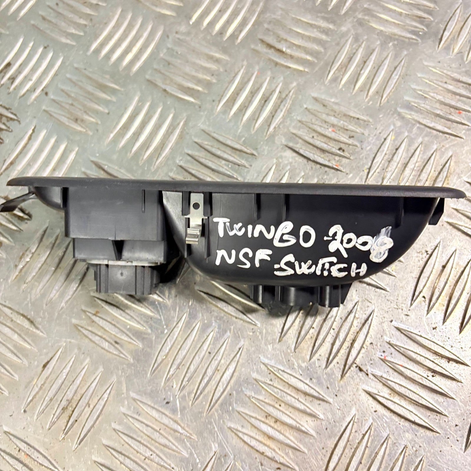 Renault Twingo 07-12 Electric Window Switch Front Left Side 8200356517B