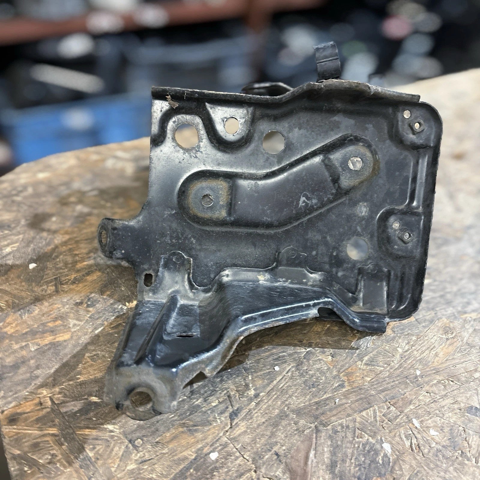 2008 TOYOTA YARIS MK2 1.4 DIESEL BATTERY TRAY HOLDER 1NDTV