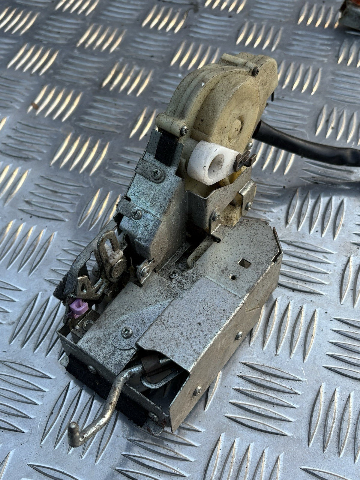 HONDA CR-V MK2 4X4 02-06 DOOR LOCK MECH DRIVER RIGHT SIDE REAR 051221