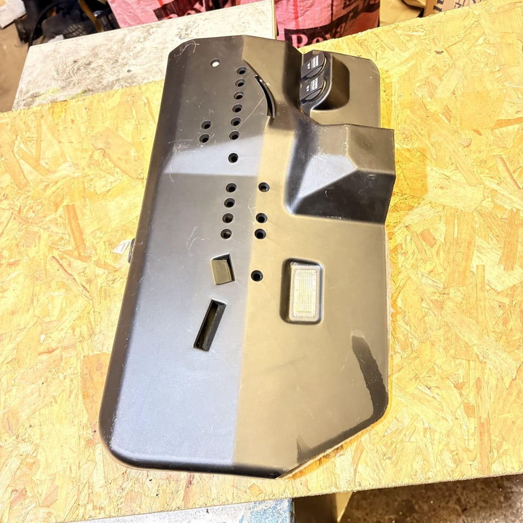 PORSCHE CAYENNE PASSENGER FRONT  SIDE UNDER DASH PANEL 7L5815173A 2004