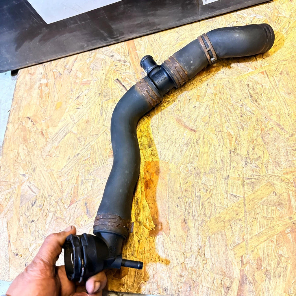 VOLKSWAGEN TIGUAN 2013 ENGINE RADIATOR WATER COOLING PIPE 323220
