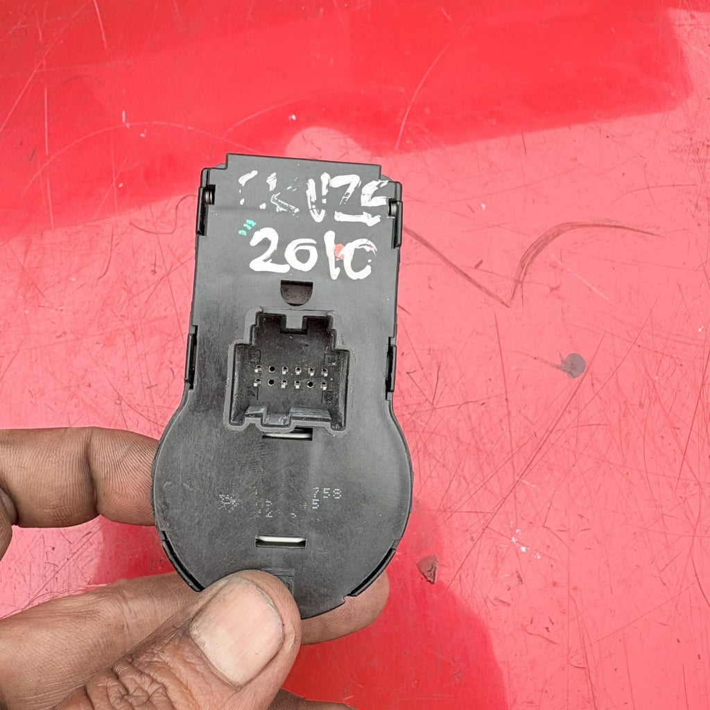 2010 VAUXHALL ASTRA GTC HEADLIGHT LAMP SWITCH CONTROL PANEL 13385636