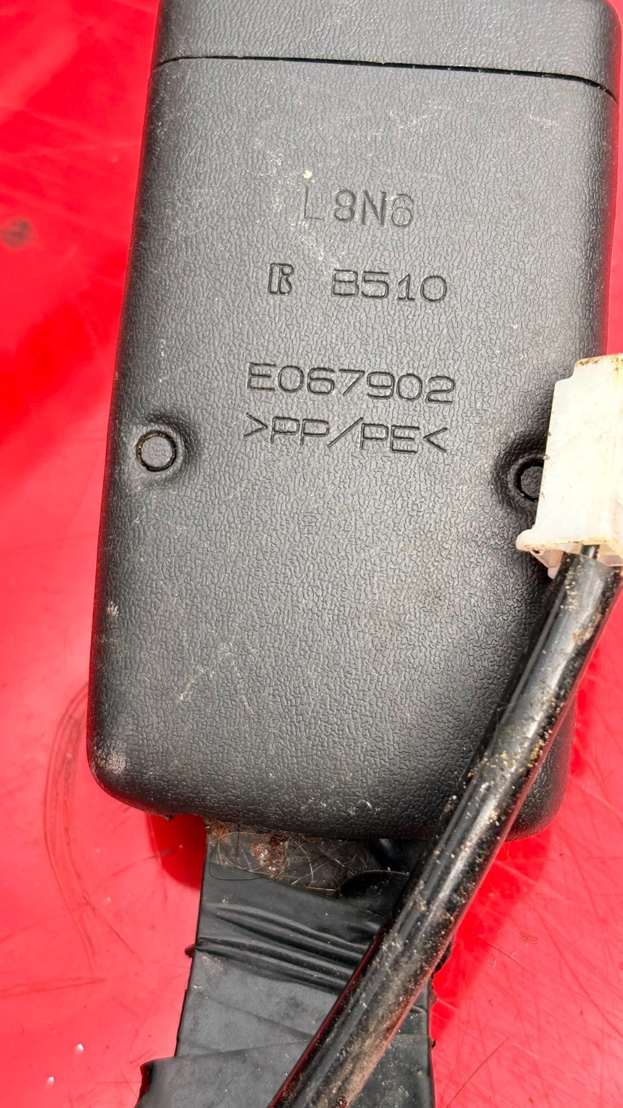 2010 Daihatsu Sirion Seat Belt Buckle Front Passenger Left Side E067902