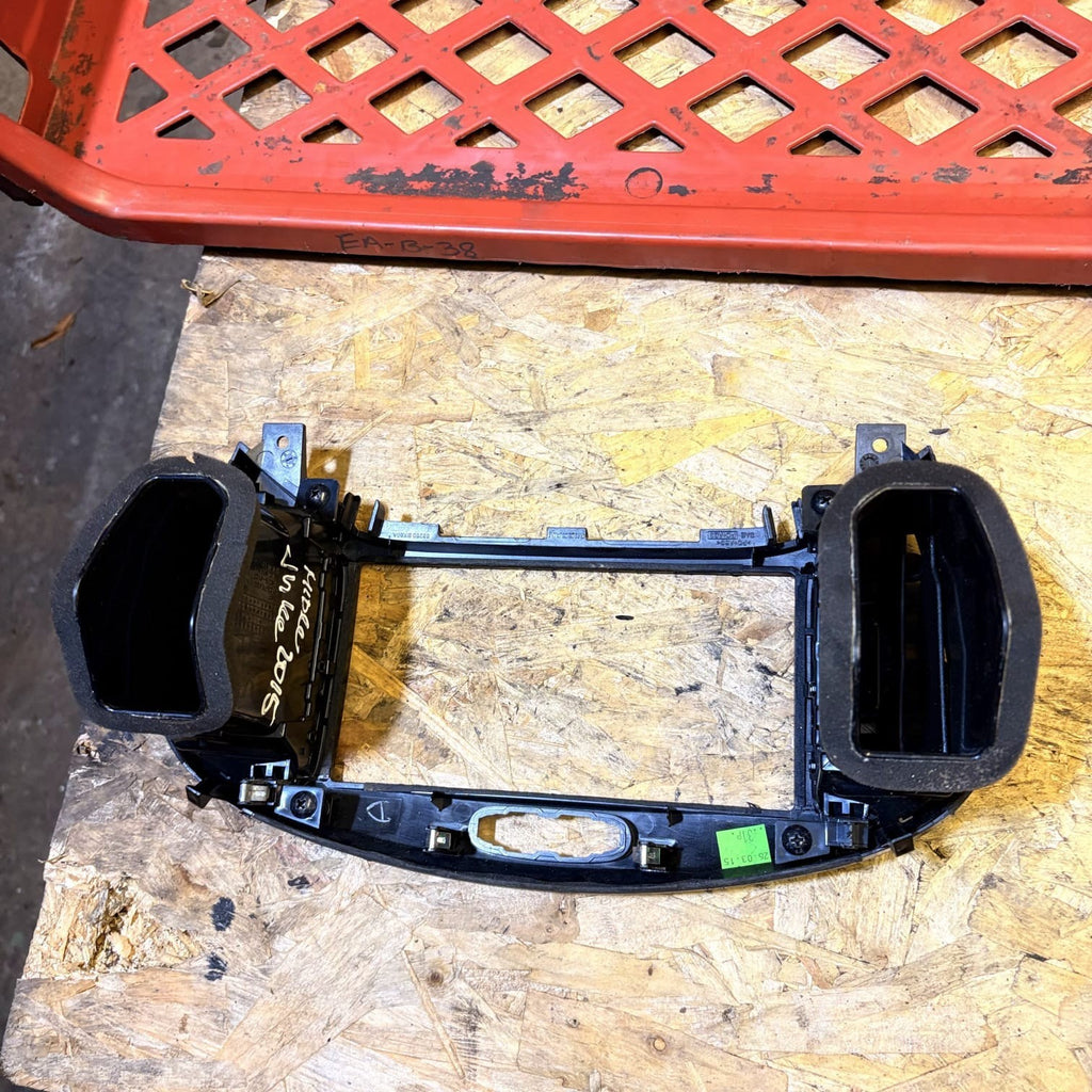 Nissan Juke F15 02/2013-05/2014 Dashboard Air Vents Trim Surround 68260BX80A
