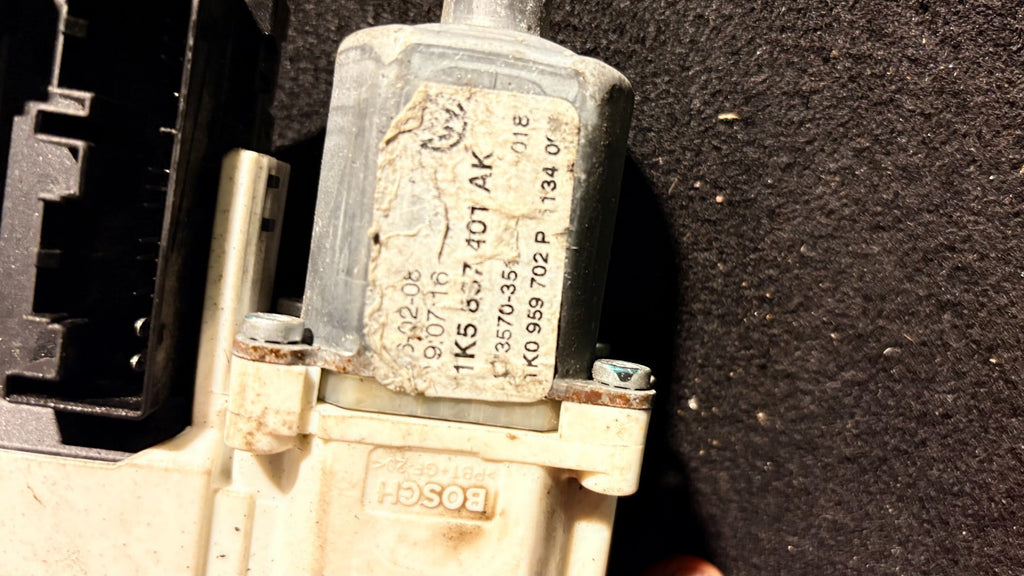 VW Passat B6 3C 05-10 RF Door Window Motor Module 1K0959702P 1K0959792L