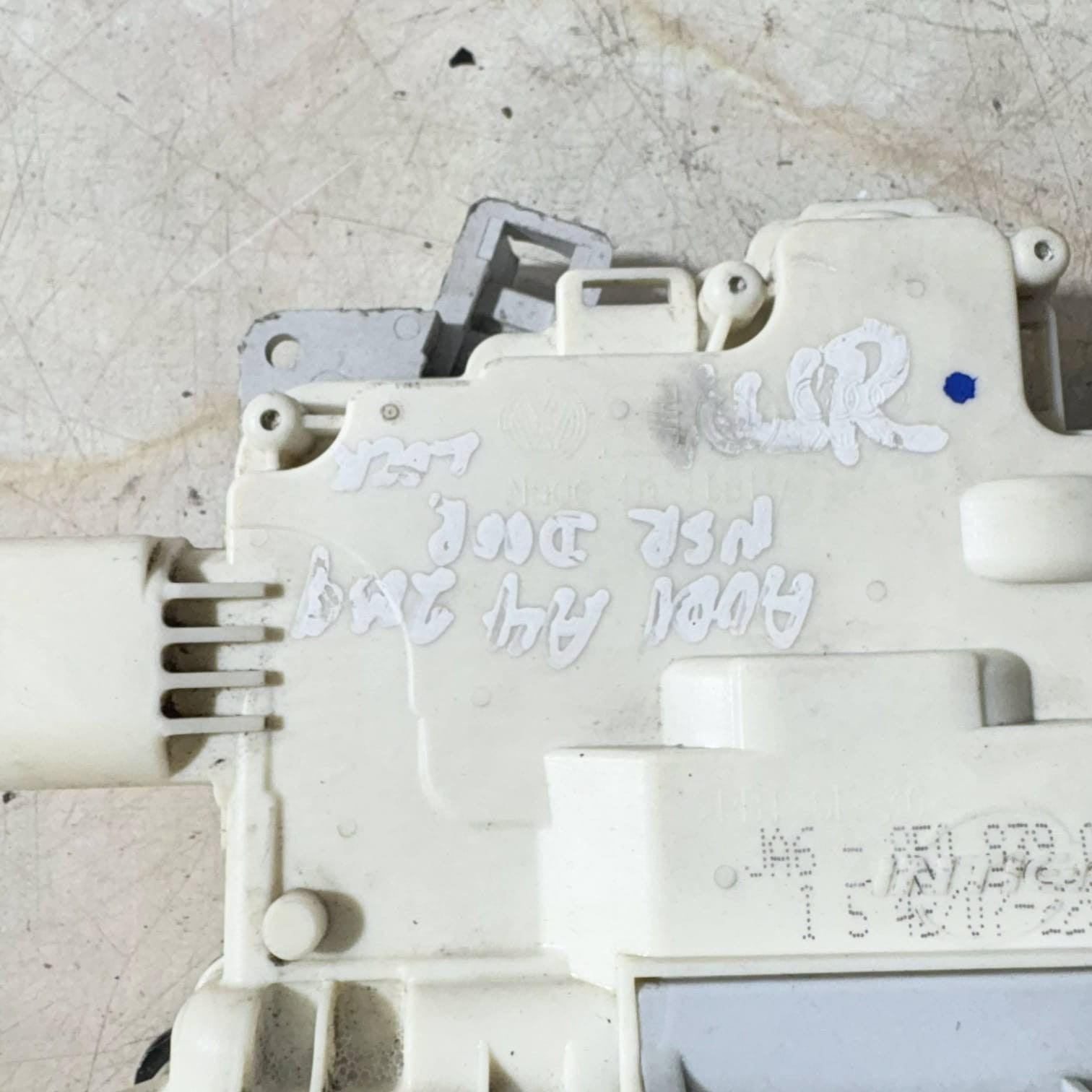 PASSENGER REAR DOORLOCK ACTUATOR MECHANISM FOR AUDI A3 A4 A6 JA6-8E0839015AA NSR