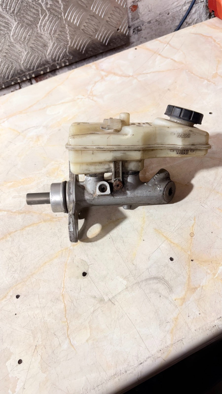 Renault Megane 2004 Brake Master Cylinder Reservoir 320671112