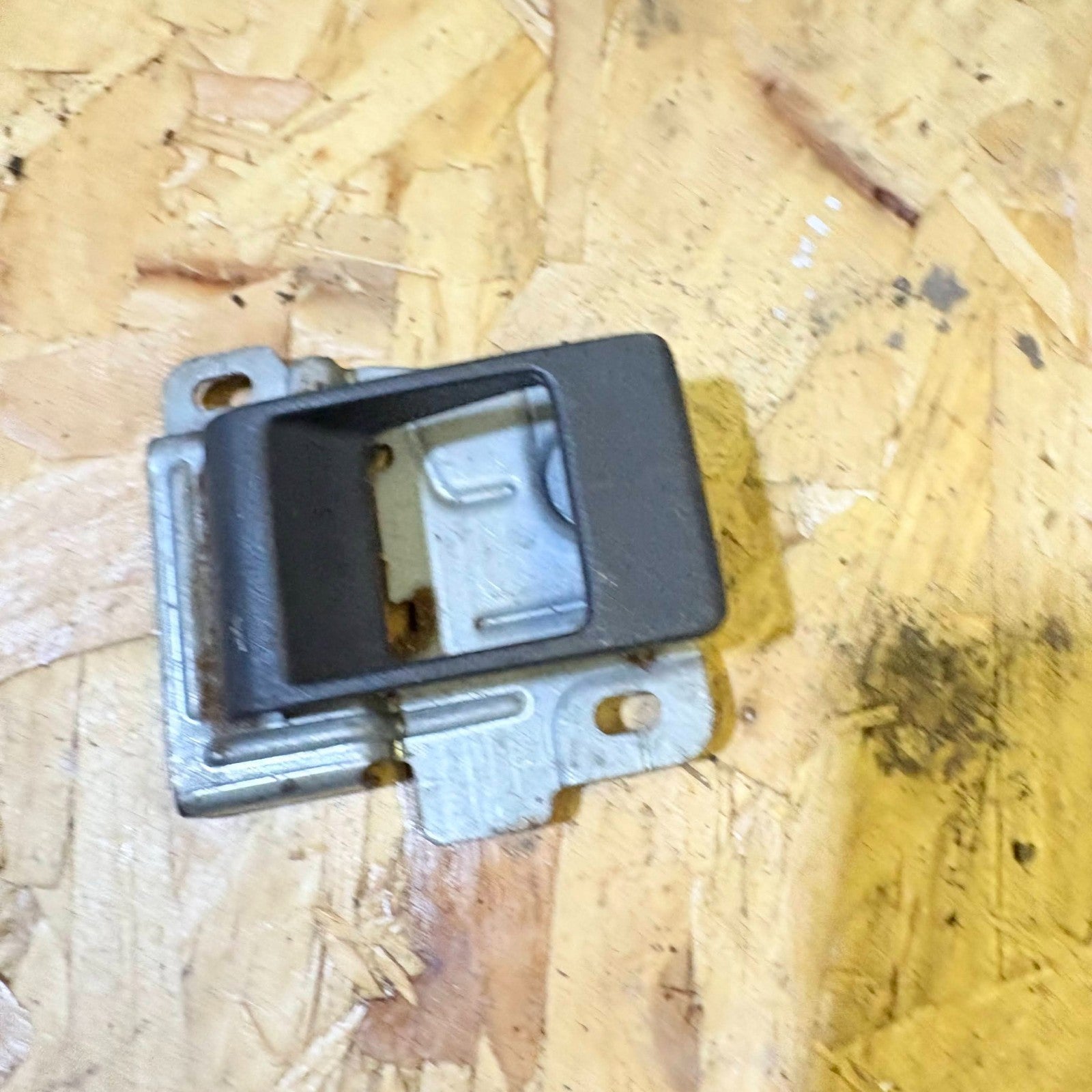 land rover passenger left rear side Interior door handle (1997-2000)