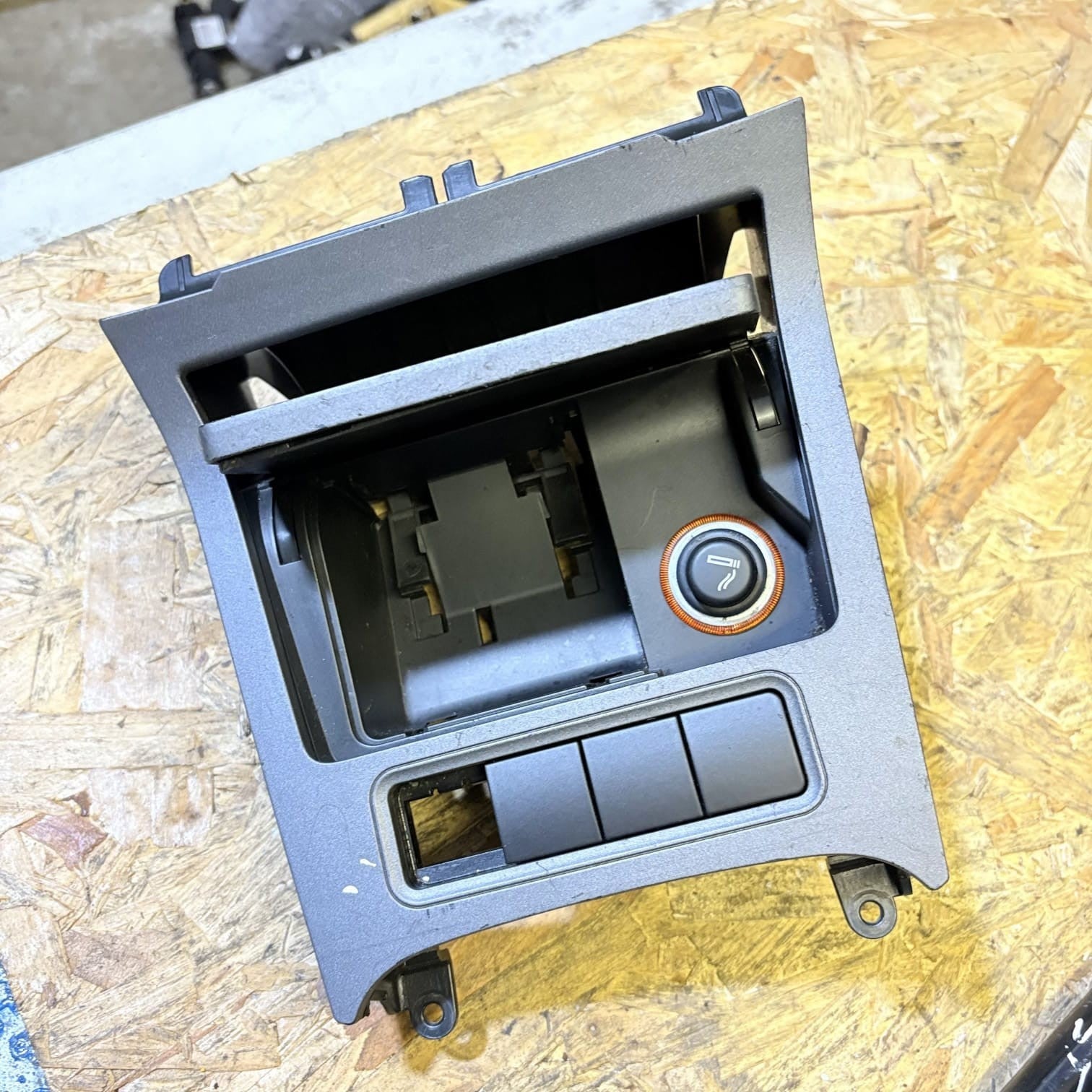 VW Golf MK5 2004-2009 Front Centre Ashtray 1K0863475D