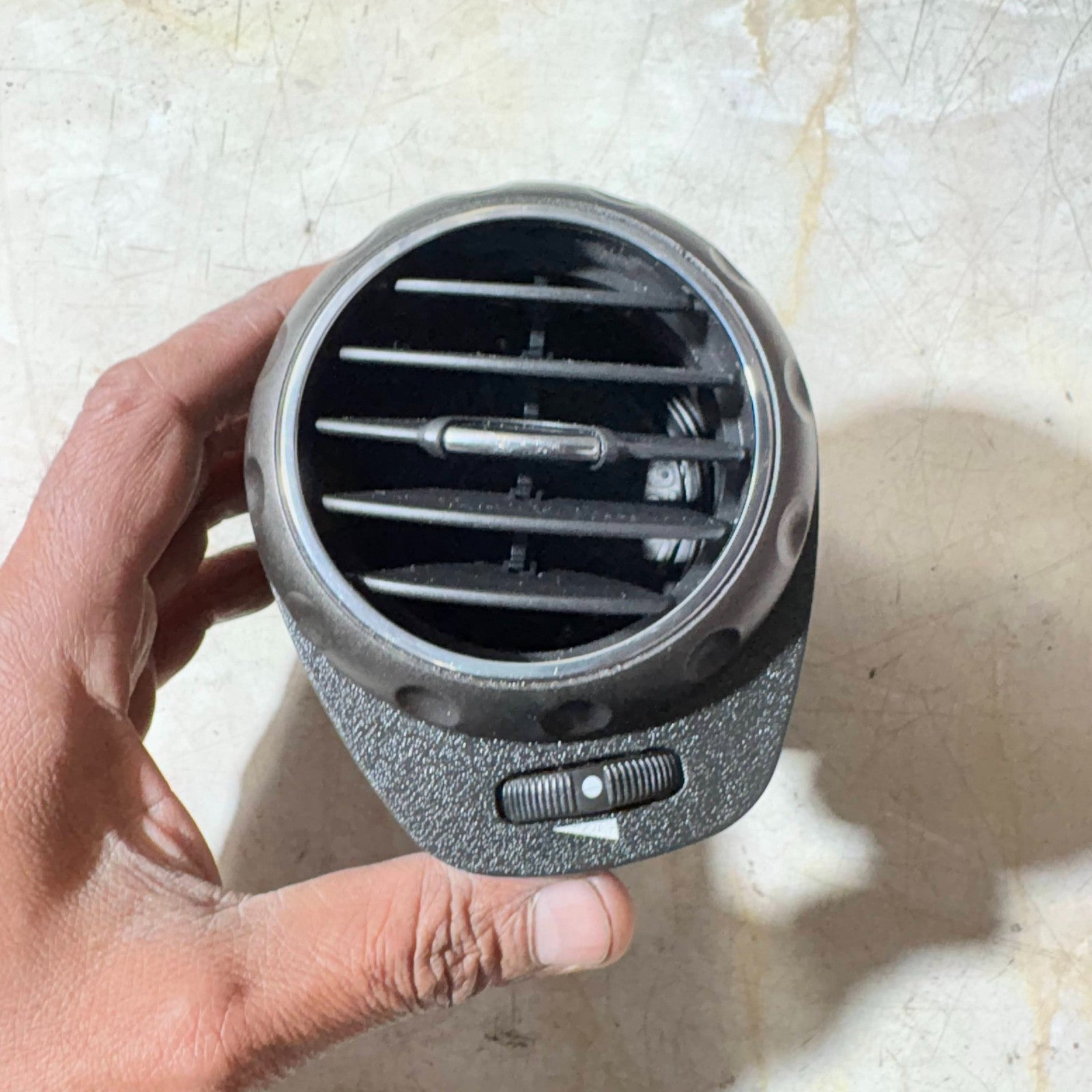 Alfa Romeo GT 2003-2010 DASHBOARD AIR VENT GRILL LEFT PASSENGER SIDE