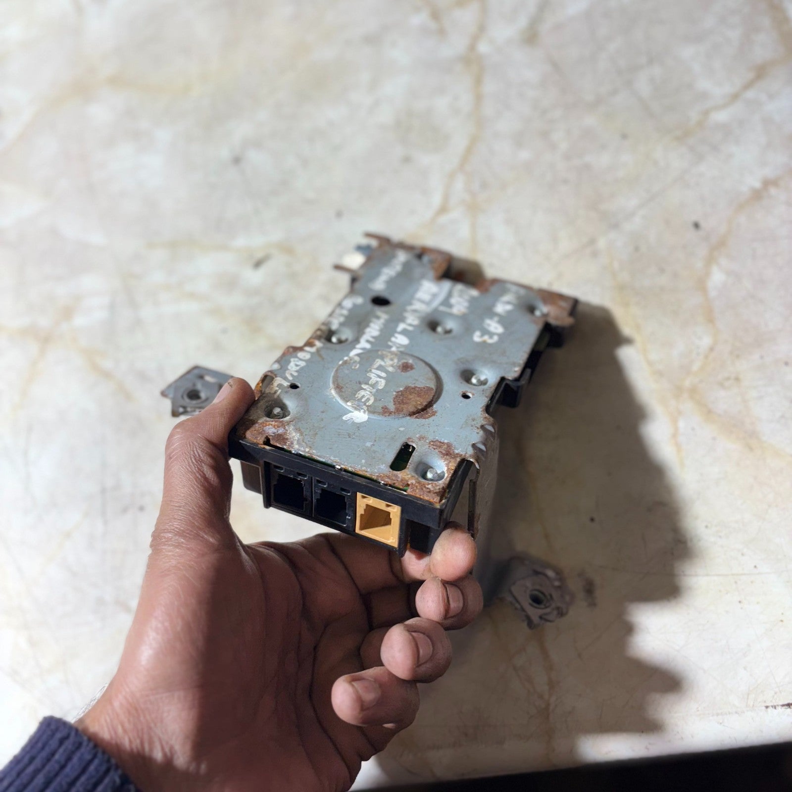 Audi A3 8p 2006-2012 ANTENNA AMPLIFIER MODULE 8P4 035 225 D