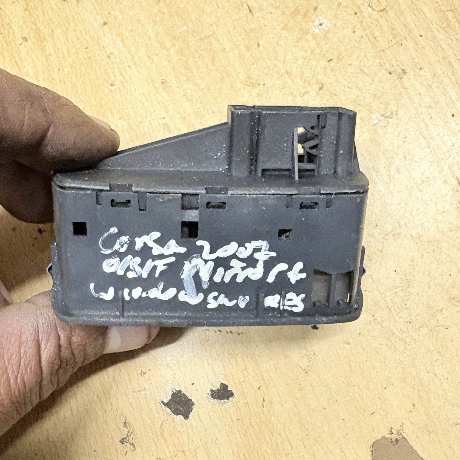 Vauxhall Corsa Window Switch Drivers Front Illuminated 13258522 AD OSF 2007