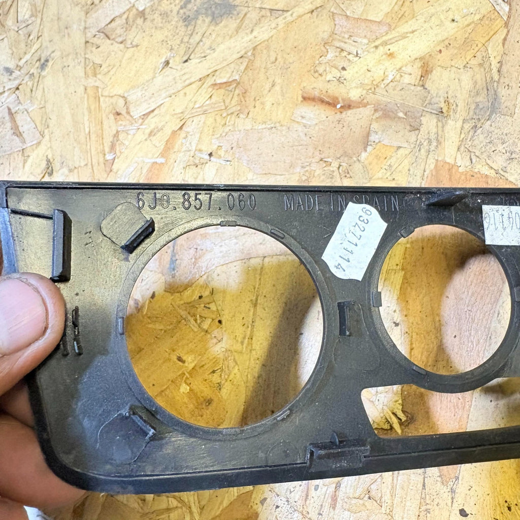 SEAT IBIZA 6J Mk4 HEATER CONTROL SURROUND TRIM 6J0857060 2008-2012