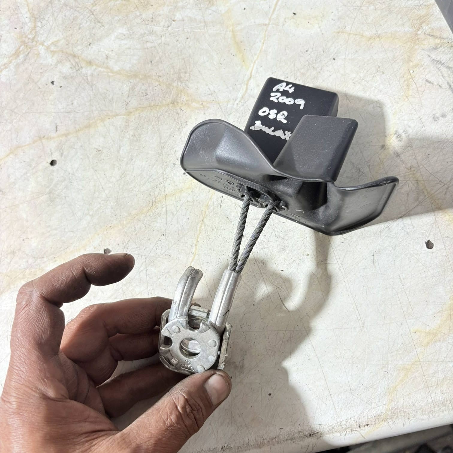 Audi A4 B7 2005-2008 4/5 Door OSR Rear Right Seat Belt Buckle 8E085774001C
