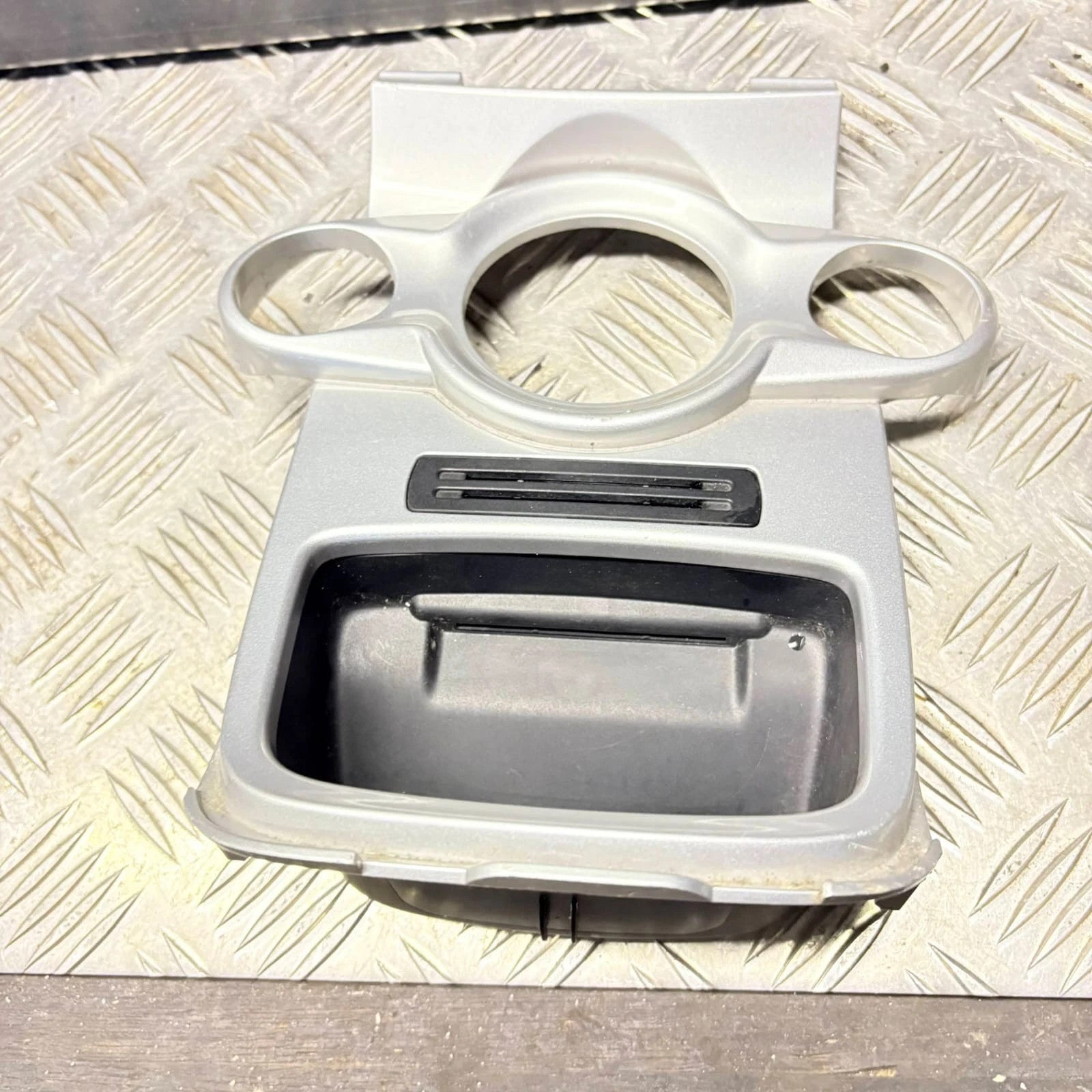 FORD FIESTA MK7 2009 HEAT AND A/C PANEL SURROUND TRIM 8A6118D422BF