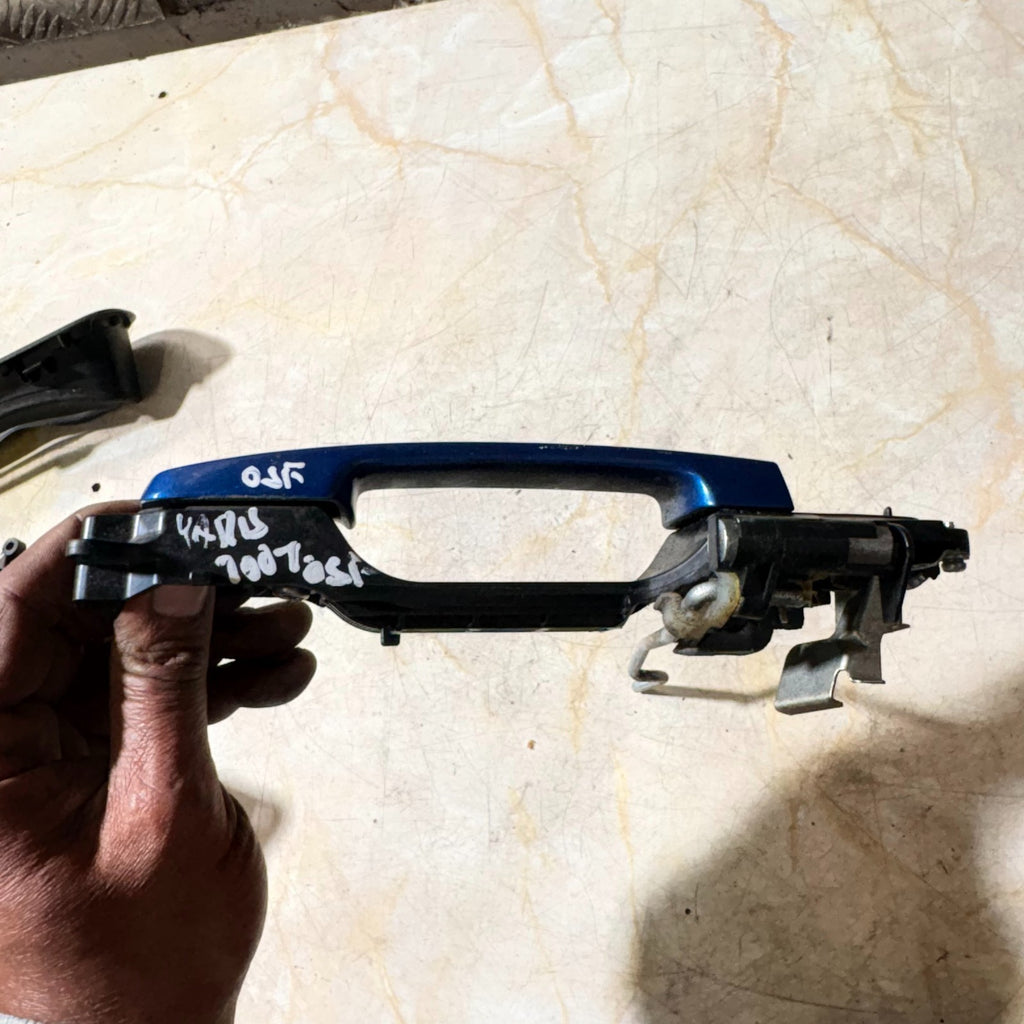 Toyota Yaris 2007 Mk2 XP90 OSF Front Right Exterior Door Handle Assembly Blue