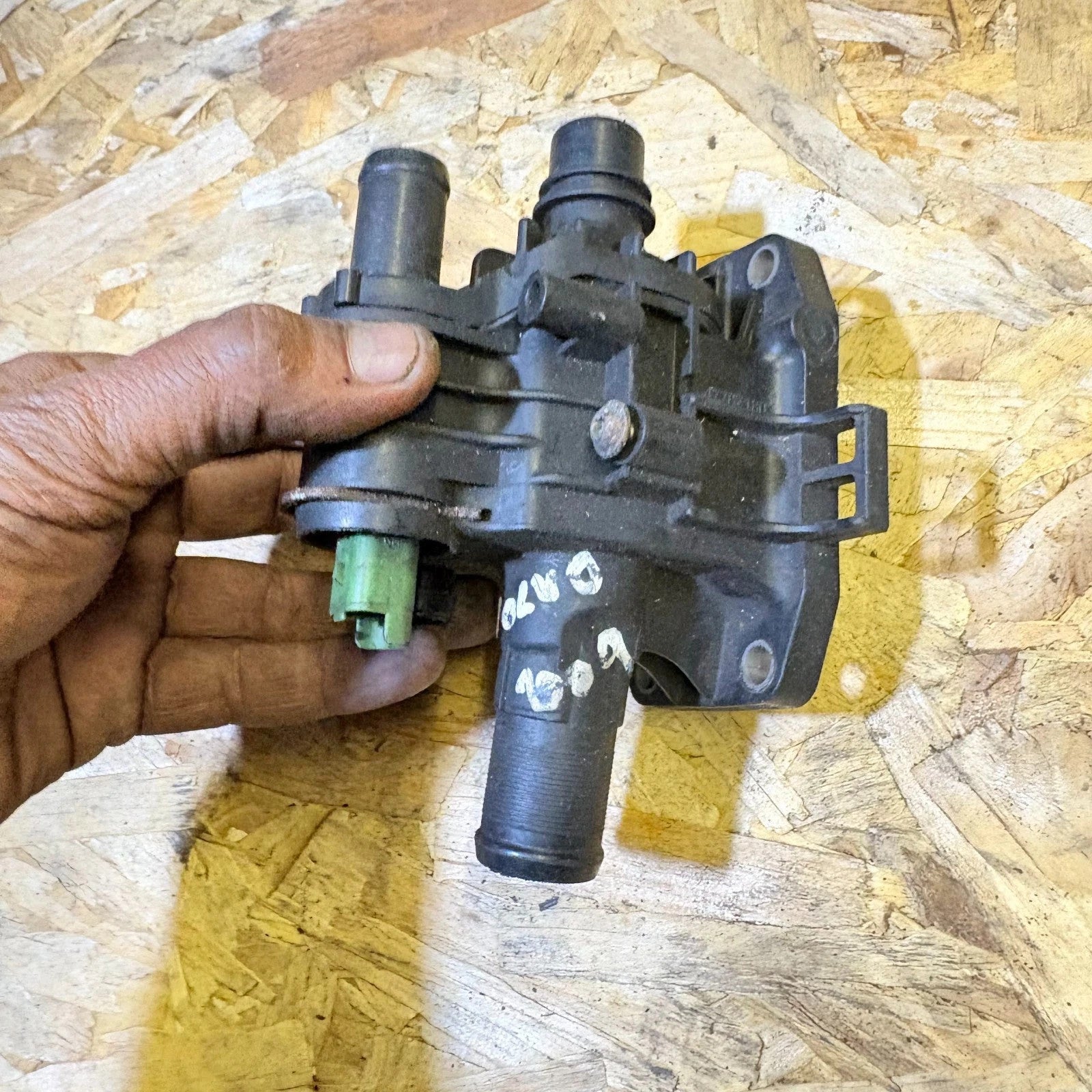 30711526 3M5Q8A586AC Volvo C30 S40 V50 S80 V70 1.6D Thermostat Housing 2005-10