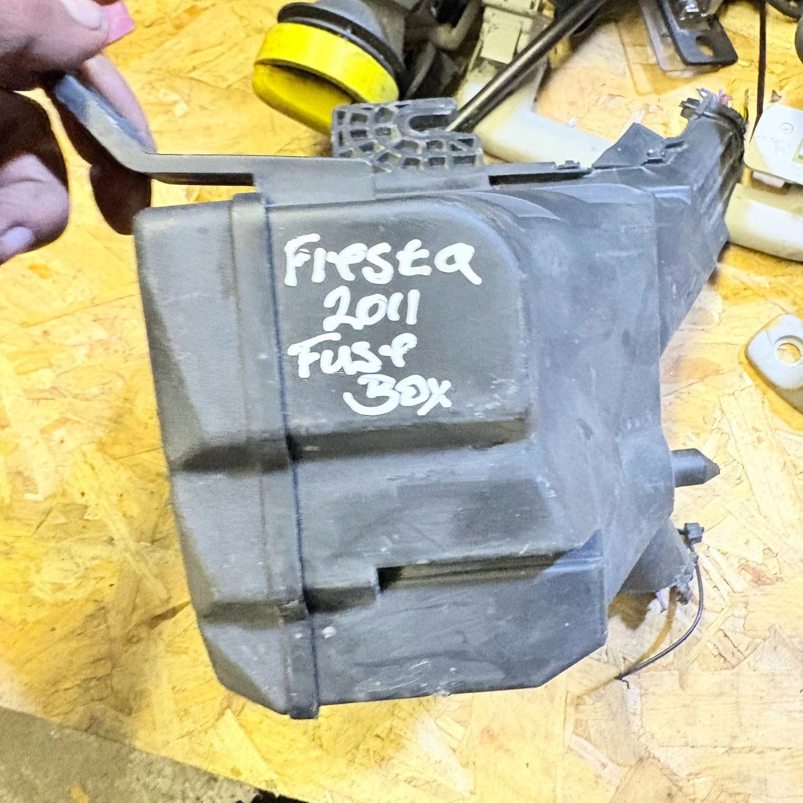 FORD FIESTA 2011 FUSE BOX
