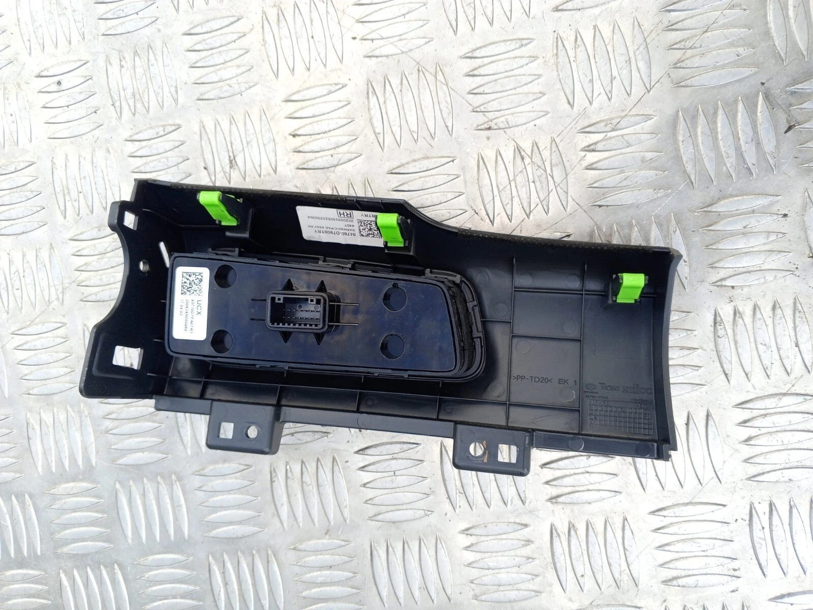 Hyundai Tucson TL 2015-2019 RHD Headlight Level TCS LKA Switch 84780-D7900TRY