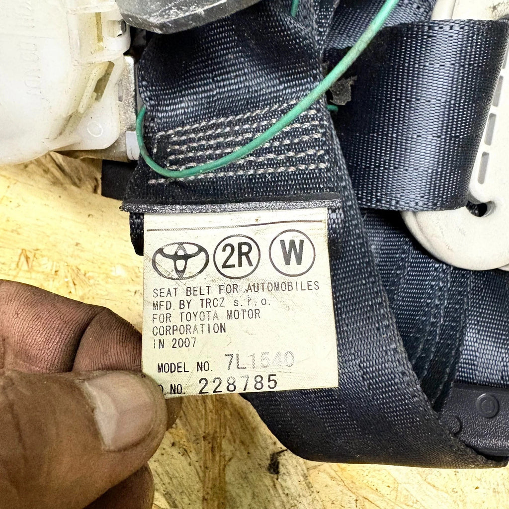 Toyota Corolla Verso 2004-2009 Rear Right Seat Belt 7L1540 73360-0F010-C0