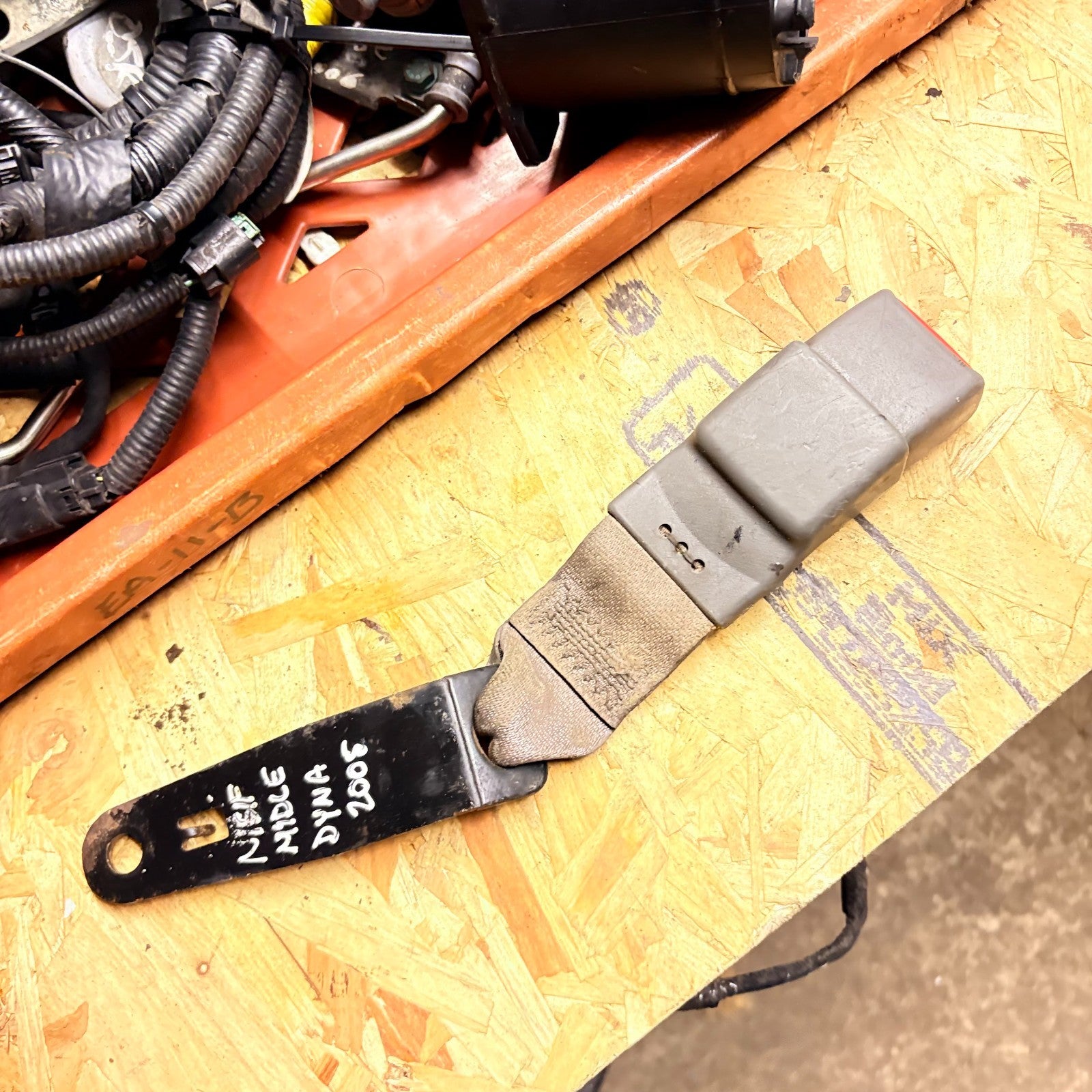 Toyota Dyna 2001-2011 Front Left Seat Belt Buckle