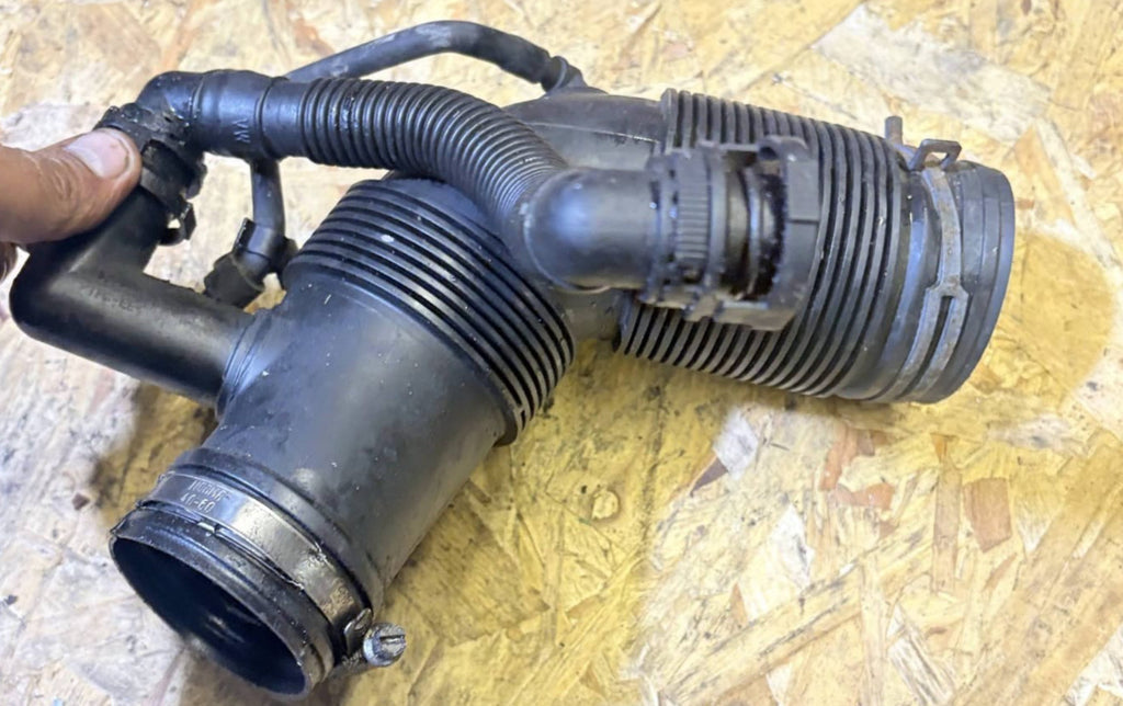 SKODA RAPID NH 2012-2015 1.6 TDI AIR INTAKE INLET PIPE HOSE 6R0129654C