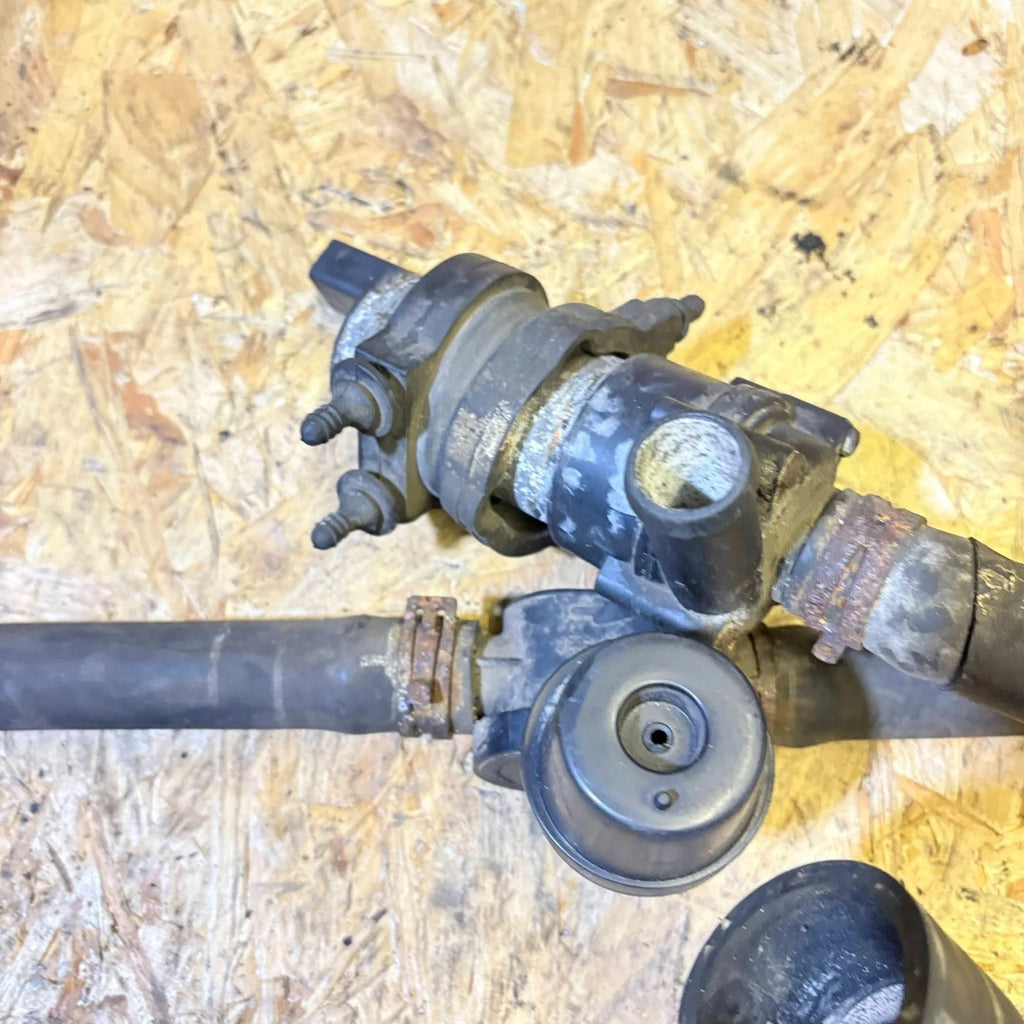 VW Golf Mk5 2003-2009 2.0 TDI Coolant Pipe/Hose Valve 03G965209A