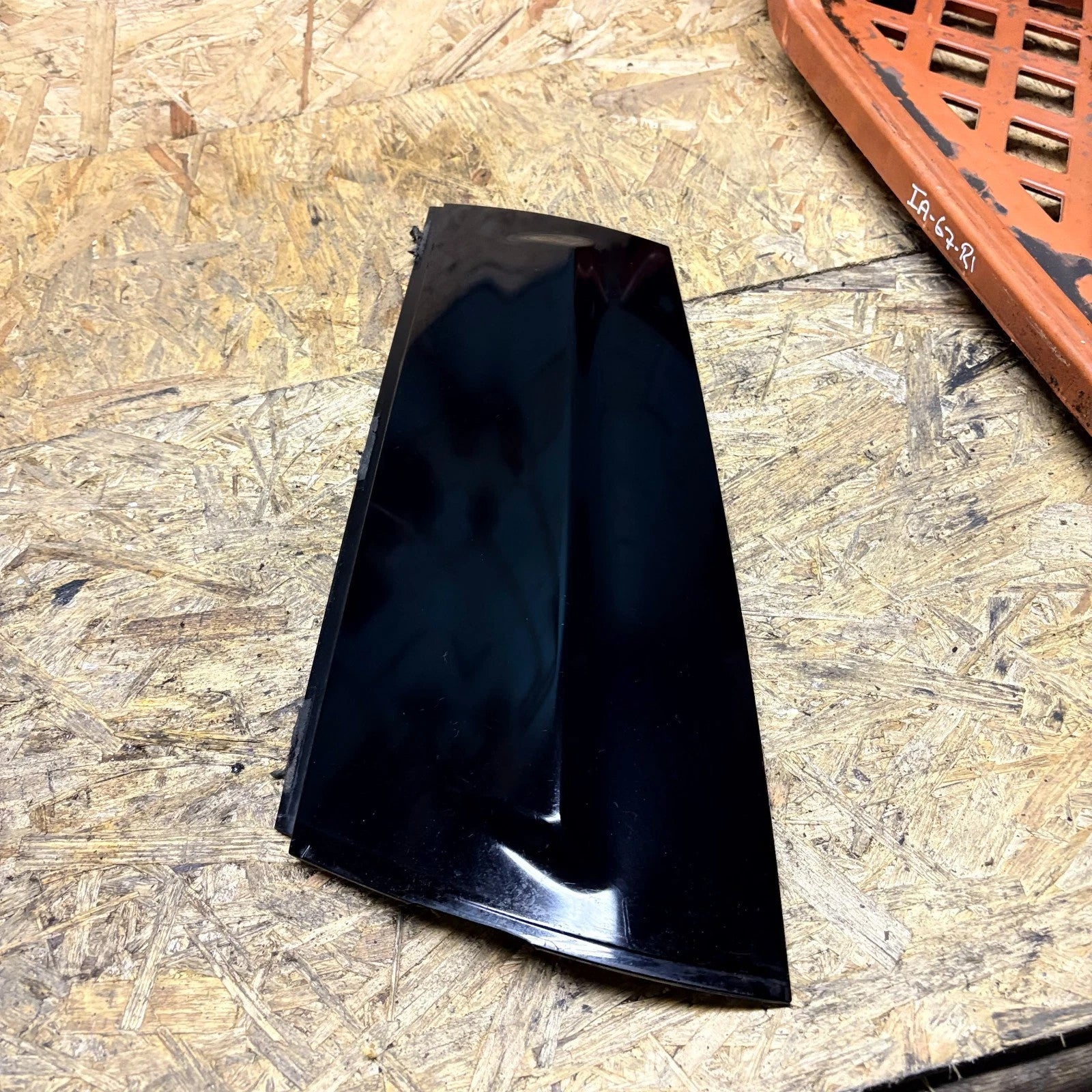 MINI Cooper R56 3-Door Rear Left C-Pillar Exterior Trim Cover 51137146101 06-13