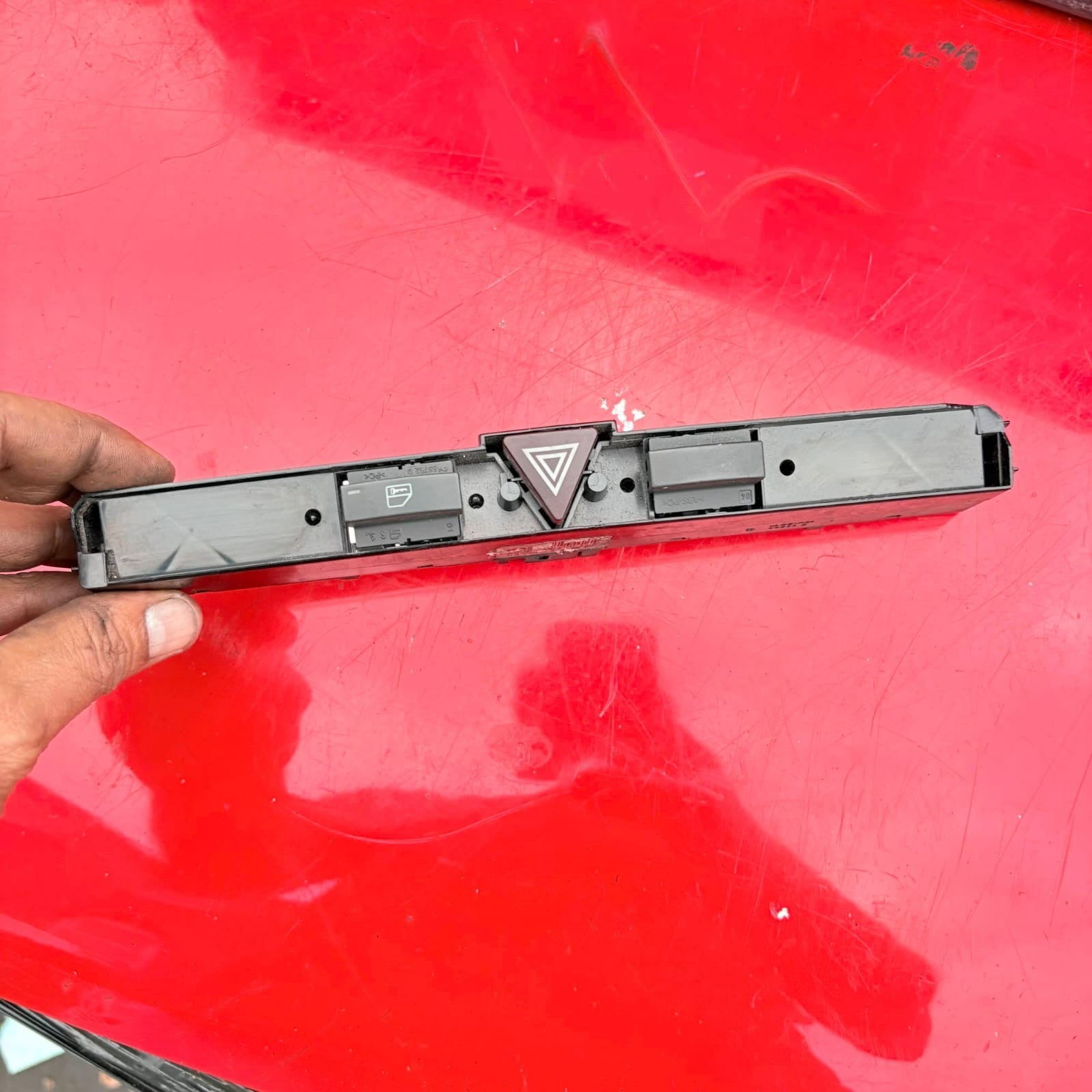 Hazard warning switch Opel Astra H ABS PC 660332