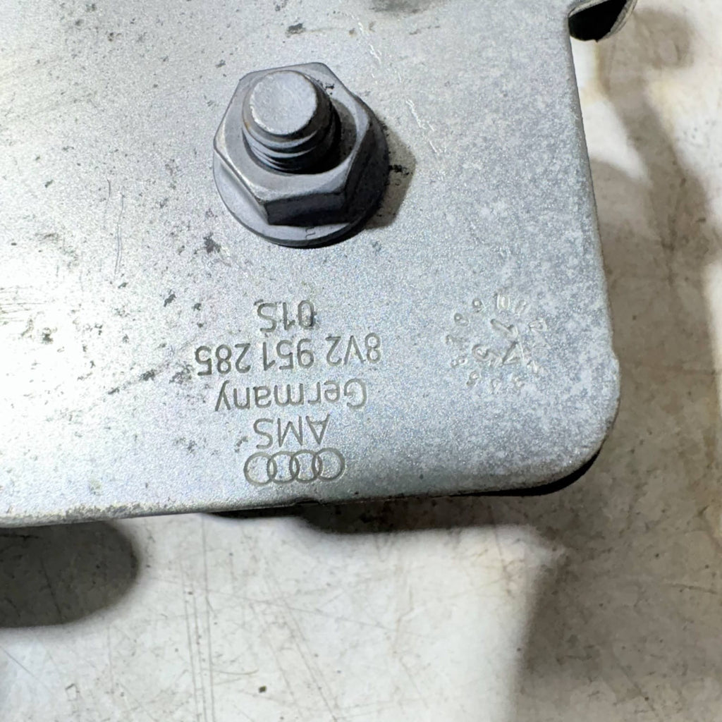 AUDI A3 S3 RS3 8V 2013-2020 HIGH TONE HORN & MOUNTING BRACKET 8V2951285