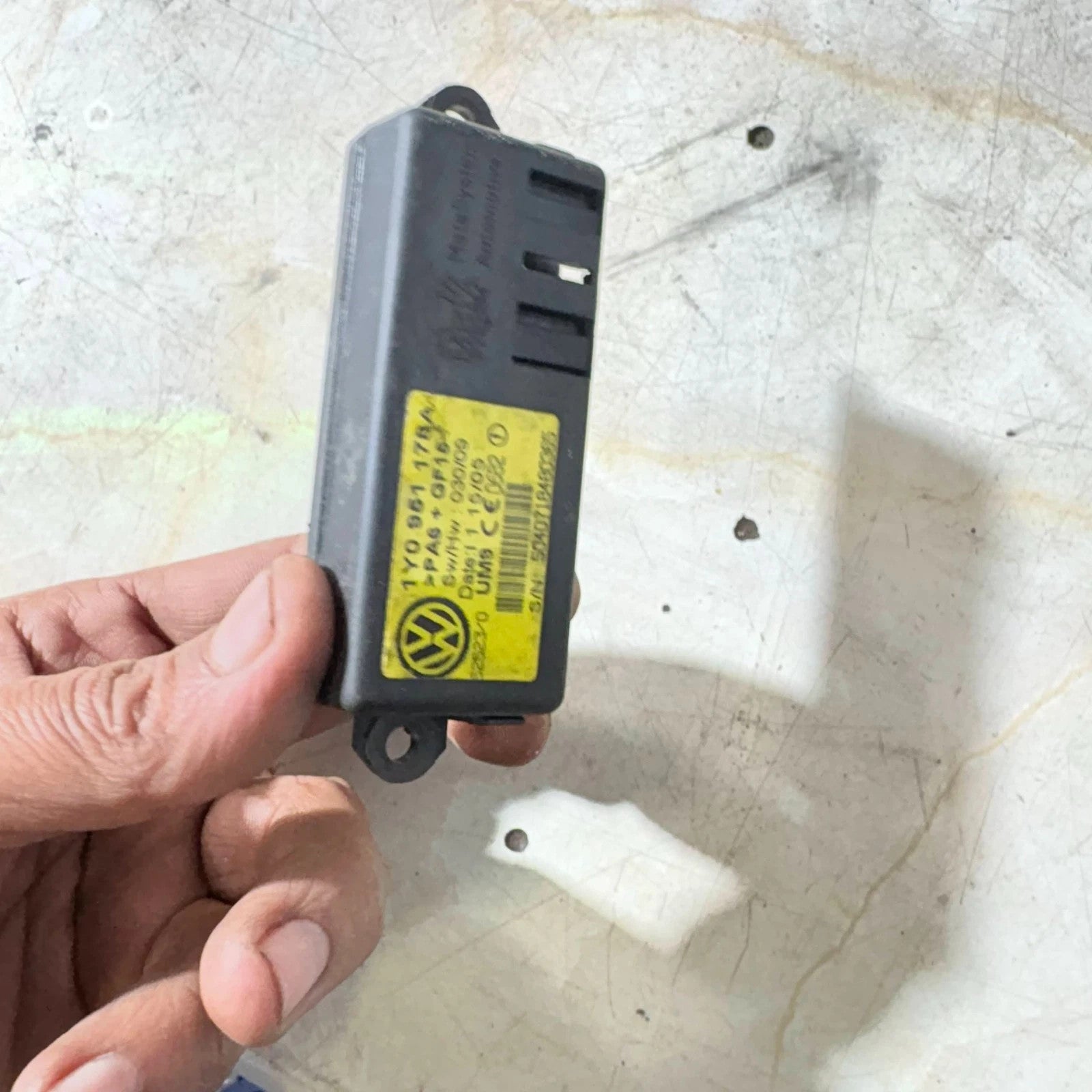 VW Beetle 06 Left Convertible Alarm Movement Motion Detector Sensor 1Y0951178A