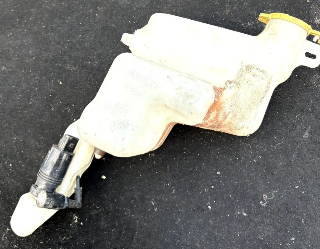 JEEP COMPASS MK1 MK49 2006 WINDSCEEN WASHER TANK BOTTLE WITH PUMP