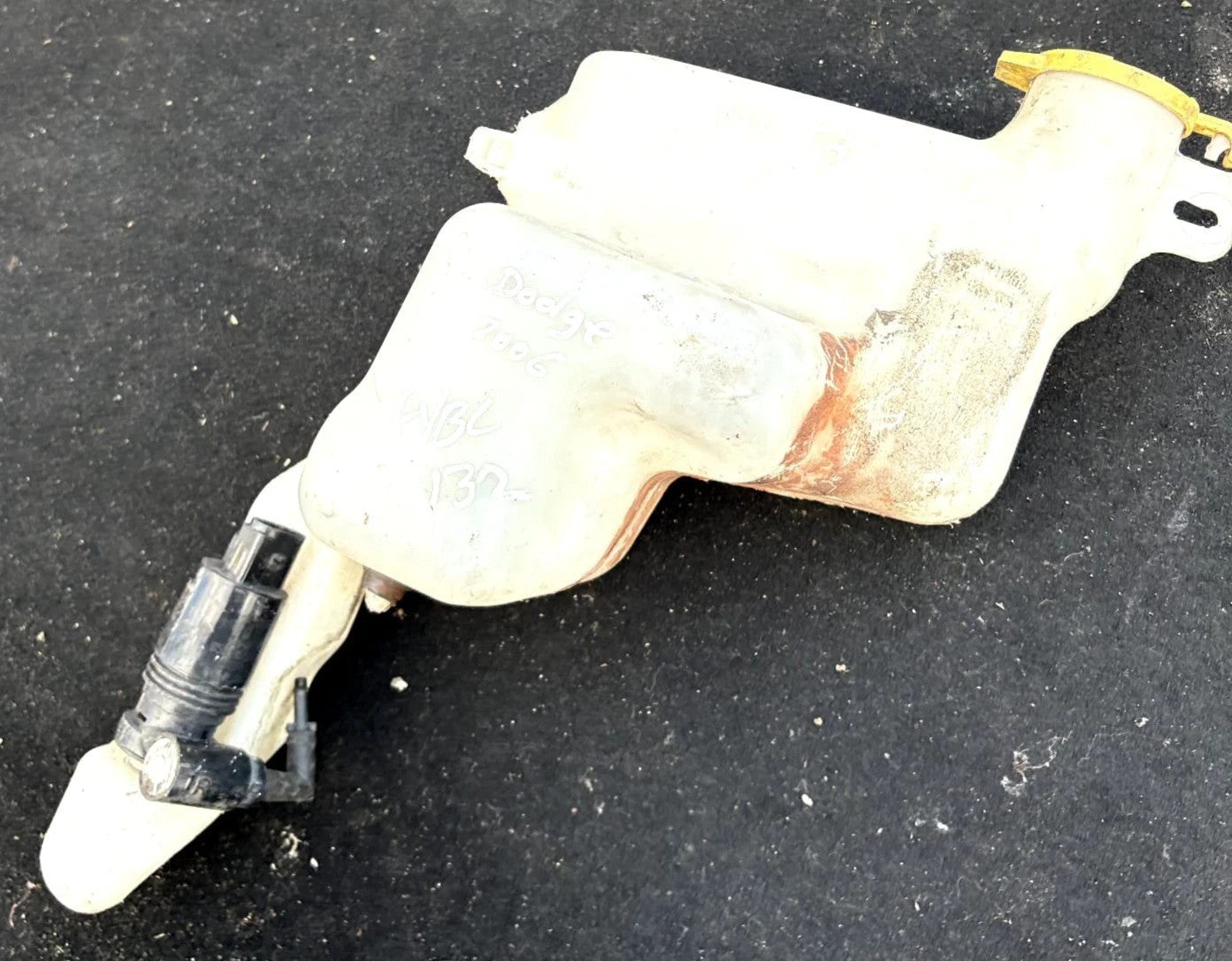 JEEP COMPASS MK1 MK49 2006 WINDSCEEN WASHER TANK BOTTLE WITH PUMP
